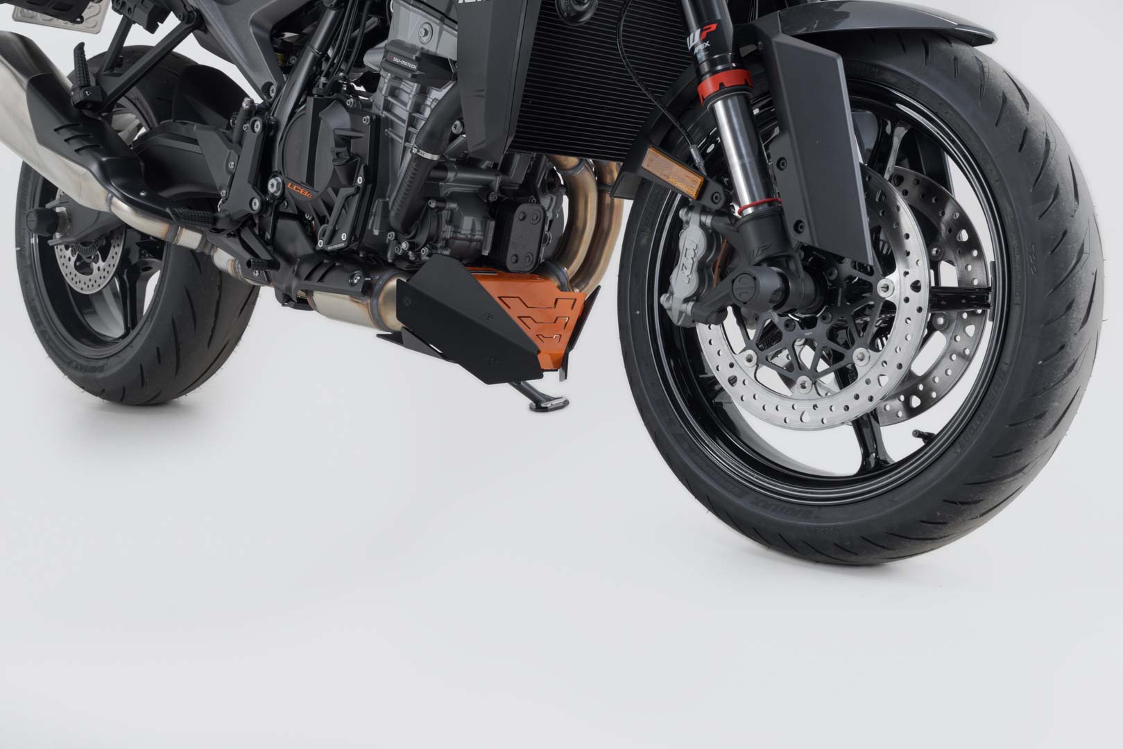 SW-Motech Frontspoiler - Orange/Svart. KTM 990 Duke (23-). Figur 1
