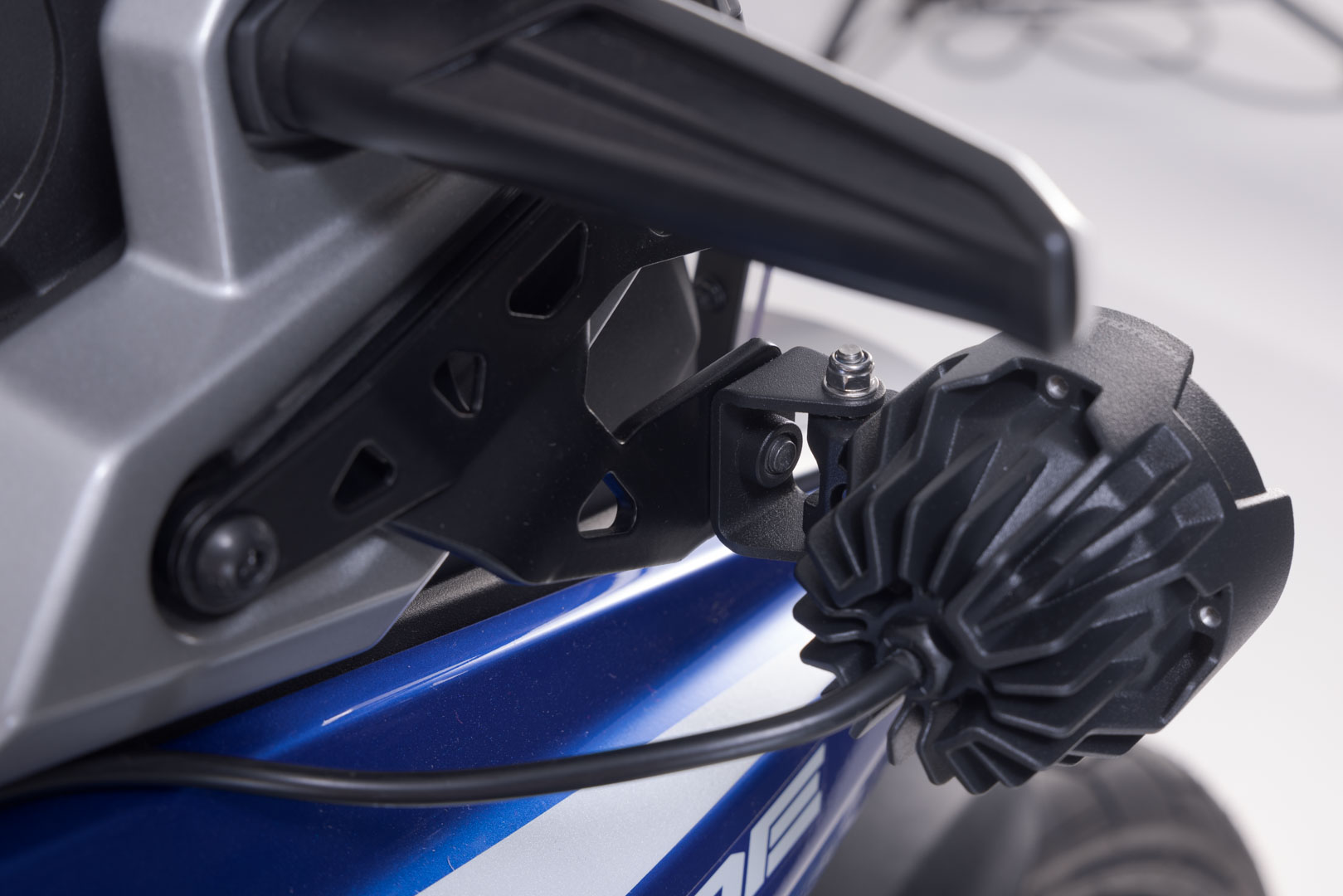Montura lumină SW-Motech - Neagră. Suzuki V-Strom 1050 (19-). Figura 5