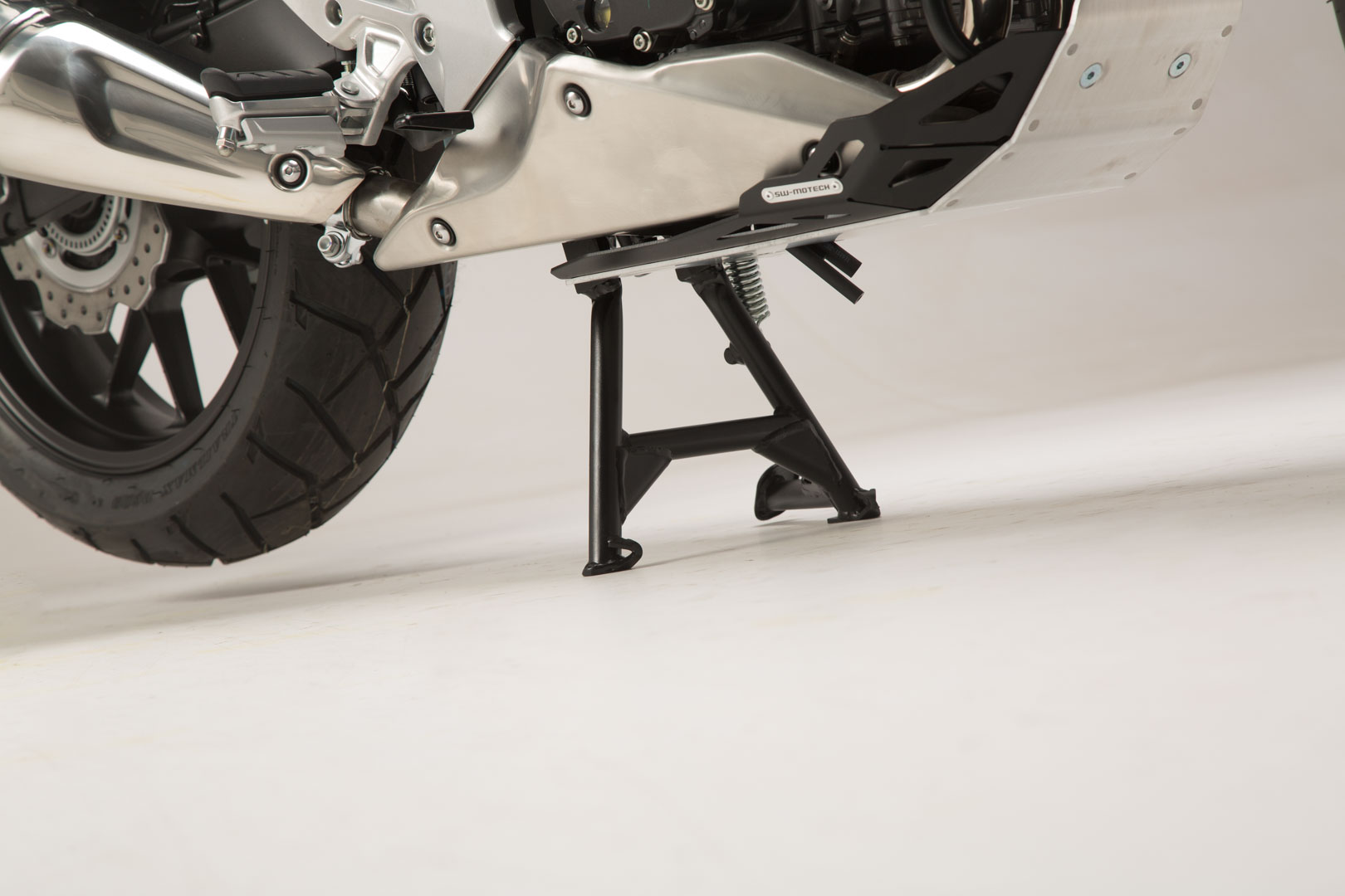 Standul SW-Motech - Negru. Honda CB500F / CB500X / CBR500R. Figura 2