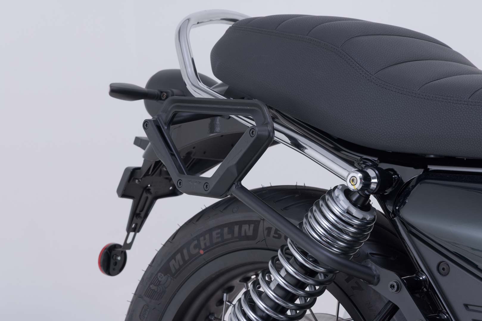 SW-Motech Legend Gear Side Bag-system V-LOC - 11/11 l. Moto Guzzi V7-modeller (20-). Figur 4