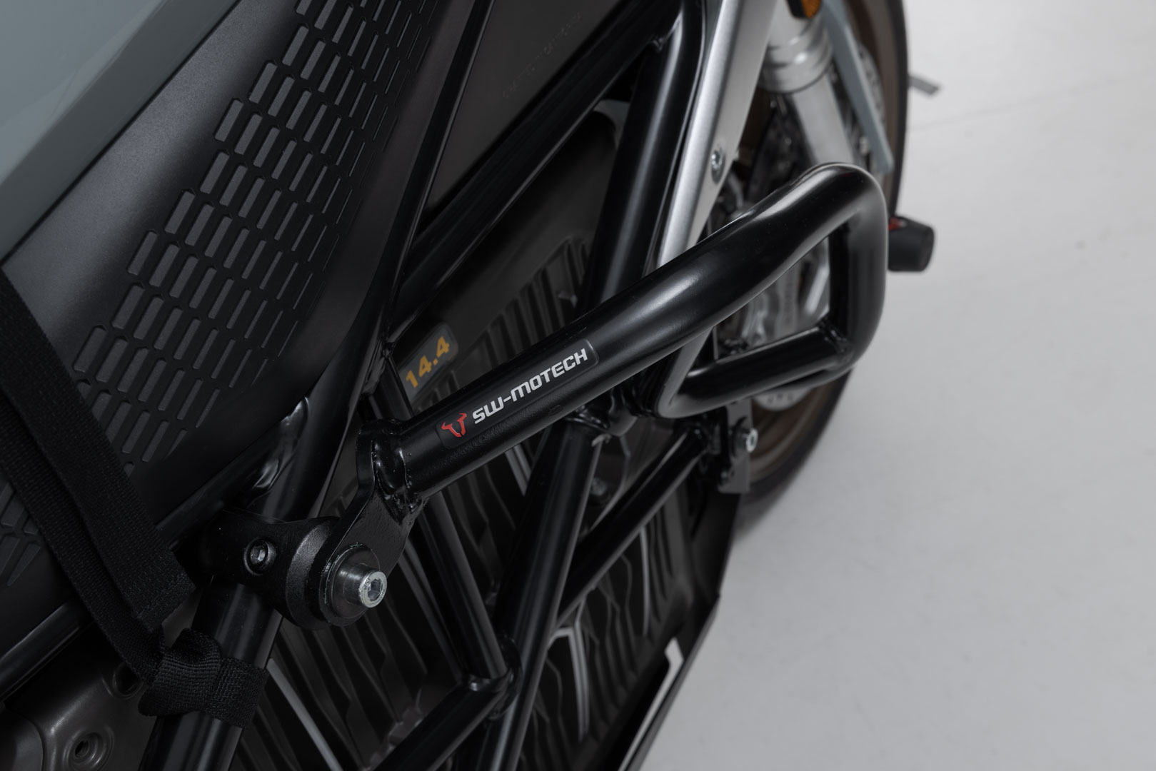 SW-Motech Crash bar - Nero. Zero SR/F (19-). Figura 5