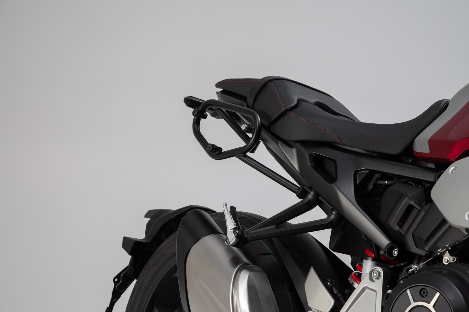 Sistem lateral SW-Motech URBAN ABS - 2x 16,5 l. Honda CB1000R (18-20). Figura 4