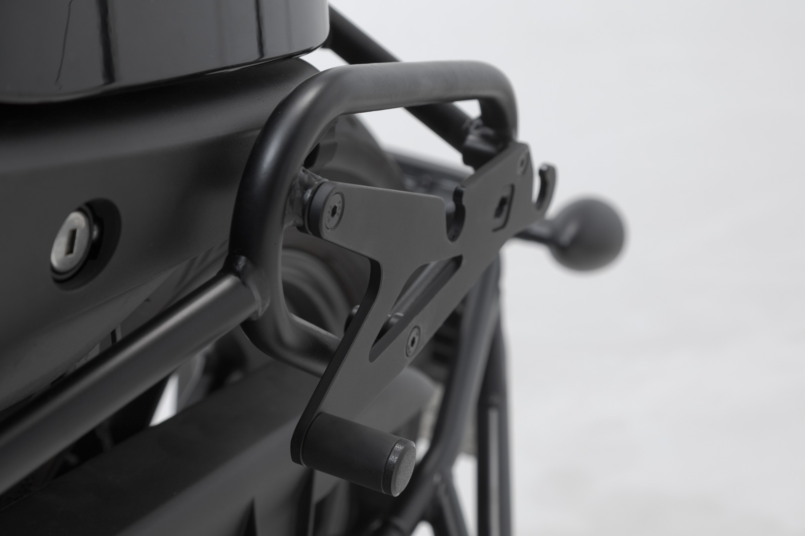 Placă adaptoare SW-Motech SLH pentru SLC - Neagră. Universal. Pentru partea stângă. Figura 3