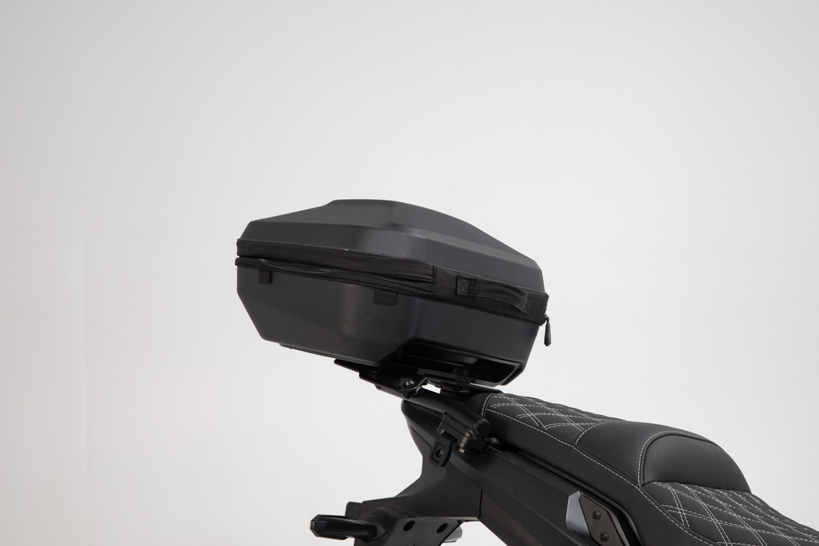 Sistem topcase SW-Motech URBAN ABS - Negru. Honda CB500X, CB500F, CBR500R, NX500. Figura 5