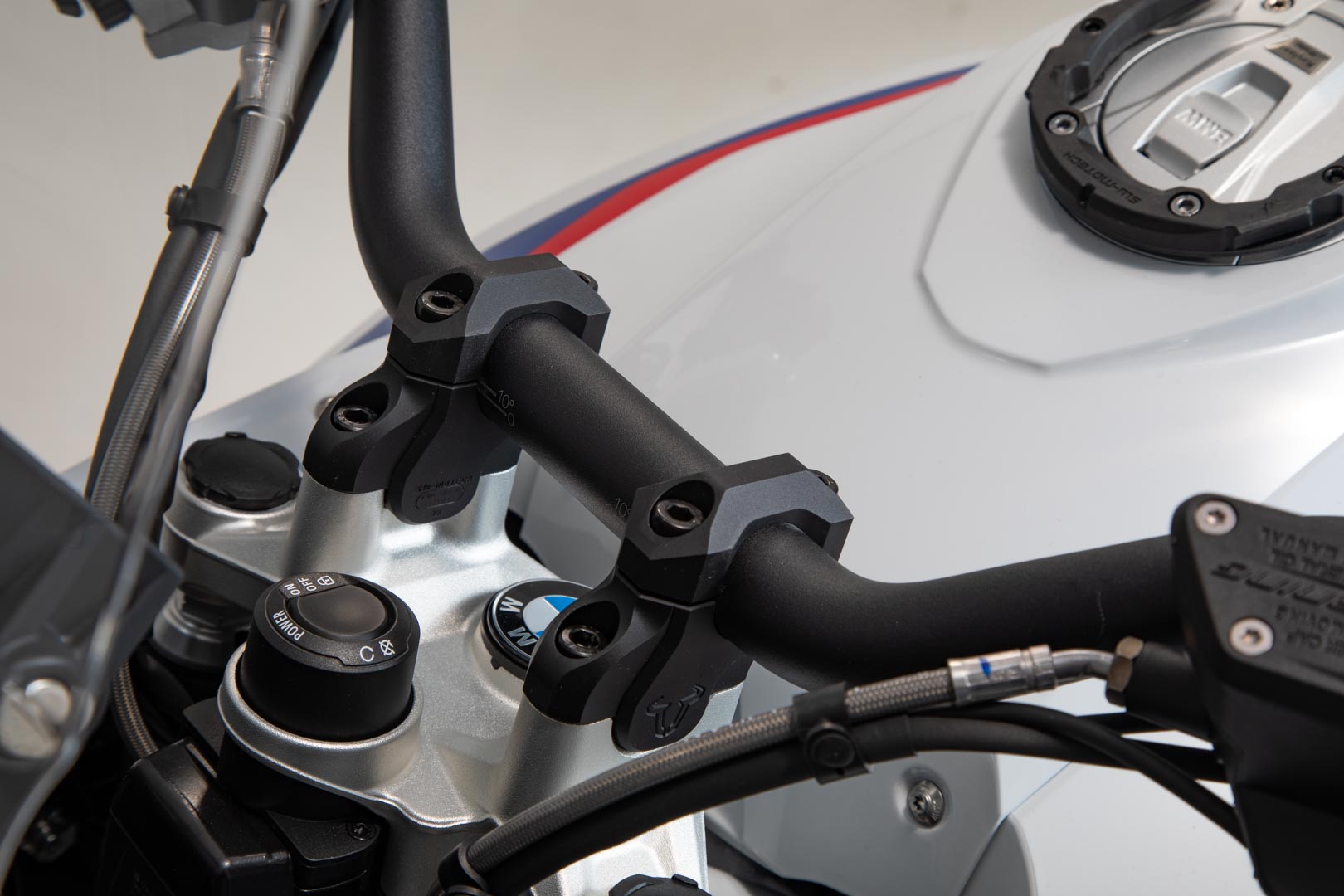 Spatele barei SW-Motech - H=32 mm. Spate 20 mm. Negru. Modele BMW. Figura 5