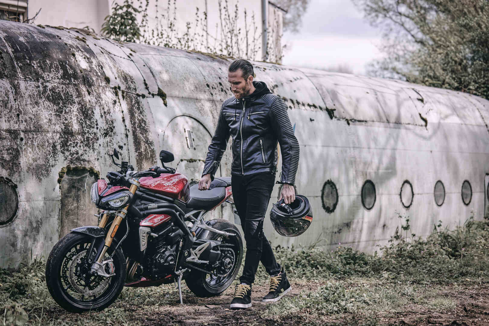 Side view of Segura Dorian 2 Motorcycle Leather Jacket