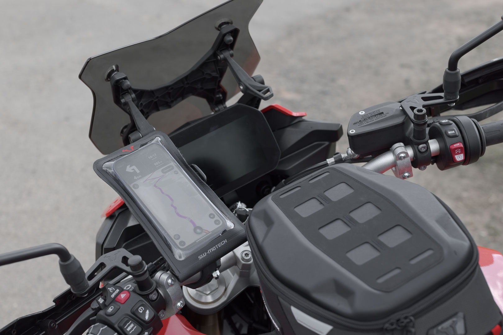 Kit universal de montare GPS SW-Motech cu geantă pentru smartphone - Include braț pentru priză de 2", pentru filetul ghidonului/oglinzii Figura 5
