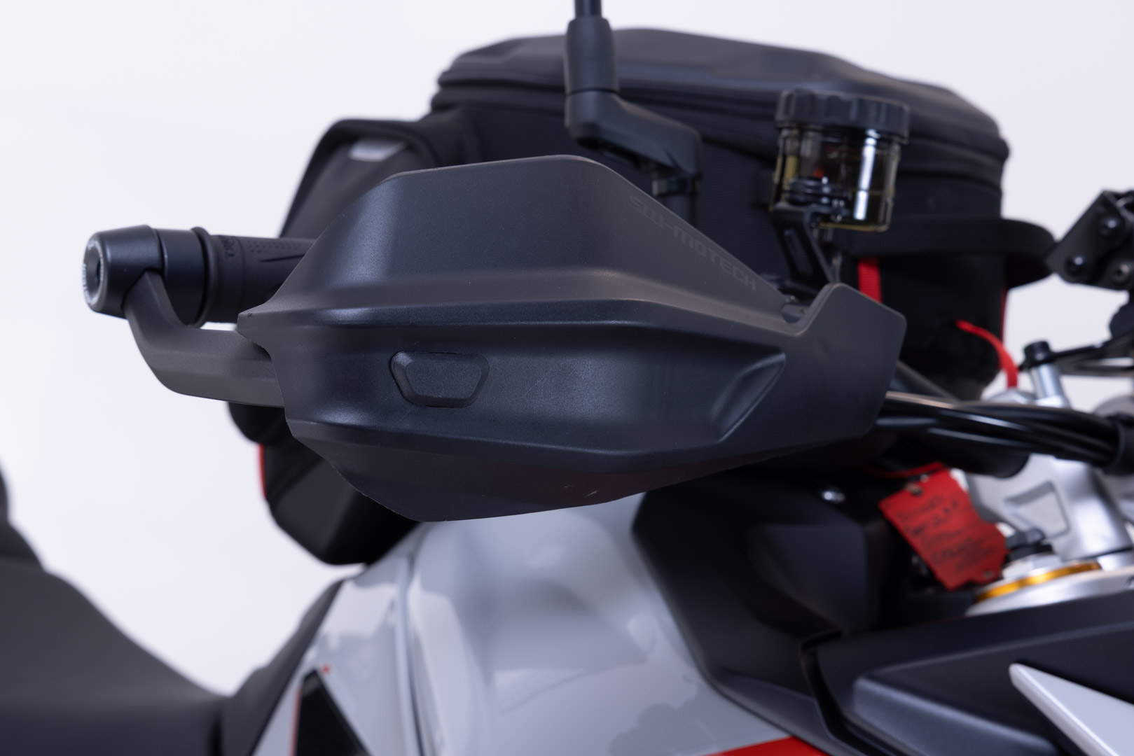 Kit de protecție SW-Motech Adventure - Negru. Pentru ghidonuri cu filet intern 6/8mm. Figura 3