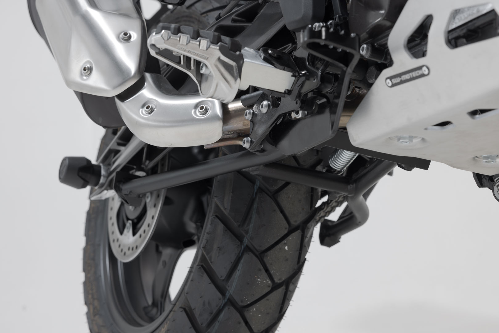 Standul SW-Motech - Negru. BMW G 310 GS (20-). Figura 4