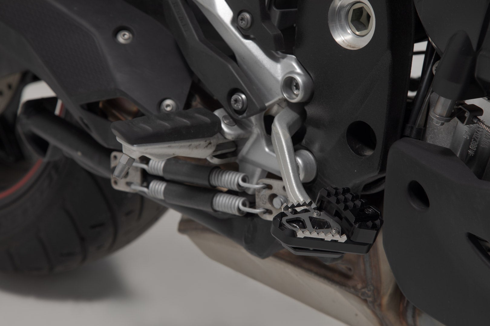 SW-Motech Extension for brake pedal - Black. BMW S 1000 XR (19-23). Figure 3