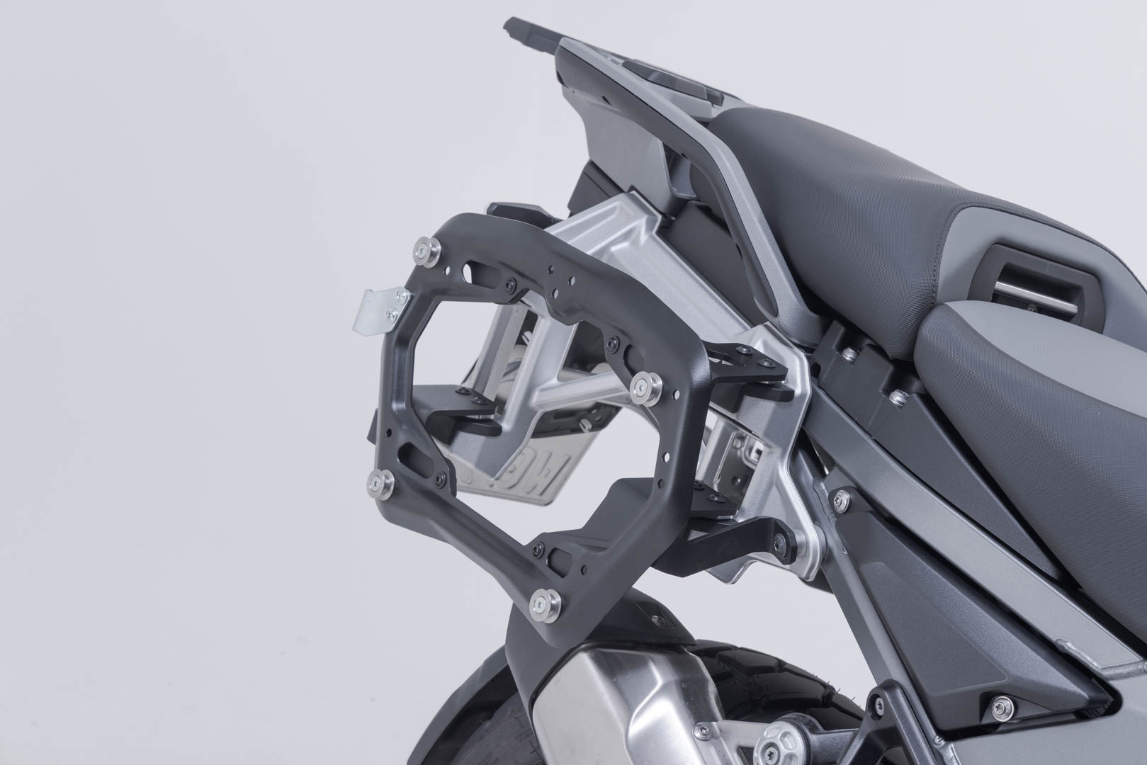 Suport lateral SW-Motech PRO pentru suportul original al carcasei - Negru. BMW R 1300 GS / R 1300 GS Adventure. Figura 2
