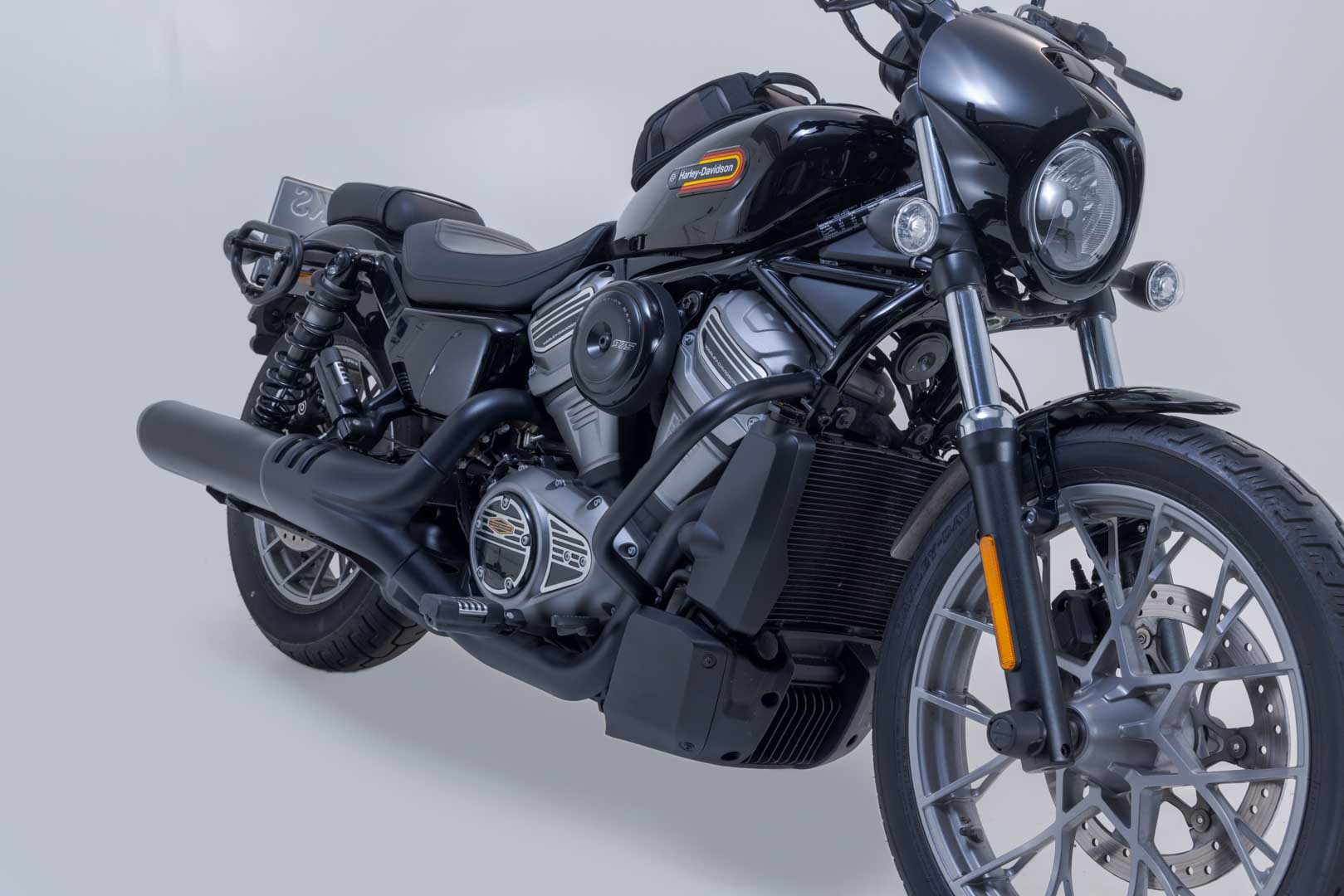 SW-Motech Krockbåge - Svart. Harley-Davidson Nightster / Special. Figur 1