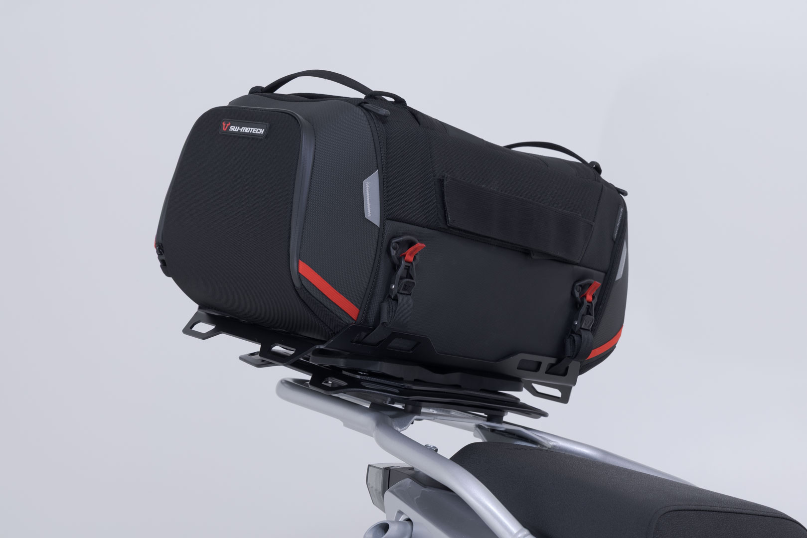 Set de rackpack SW-Motech - CFMoto 700MT (24-), 800MT (21-). Figura 5