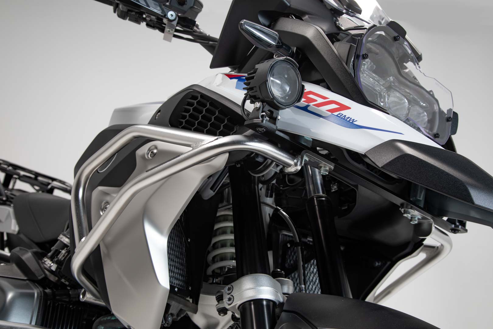 SW-Motech Upper crash bar - Oțel inoxidabil. BMW R1200GS (16-), R1250GS (18-). Figura 1