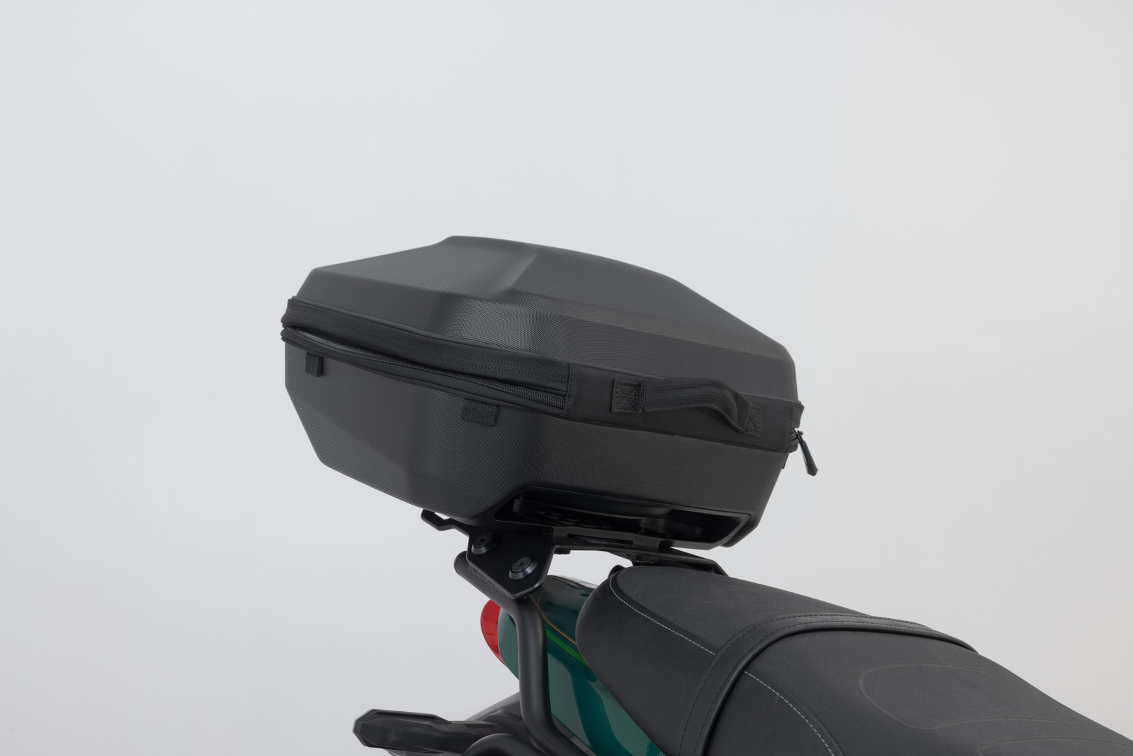 SW-Motech STREET-RACK - Schwarz. Kawasaki Z650RS (21-)/ 50 de ani (22-). Figura 5