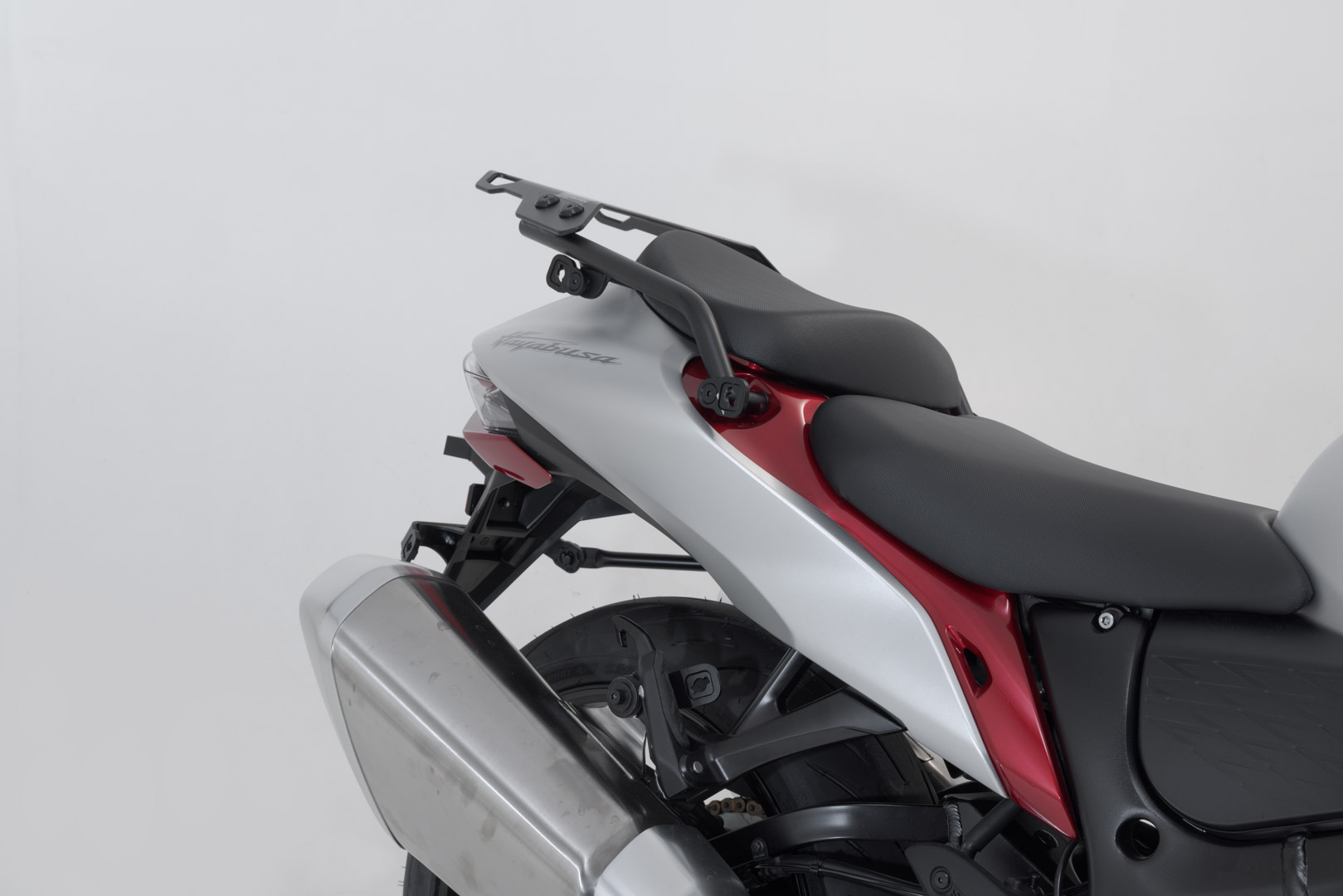 Portavion lateral SW-Motech PRO - Negru. Suzuki GSX1300R Hayabusa (20-). Figura 5