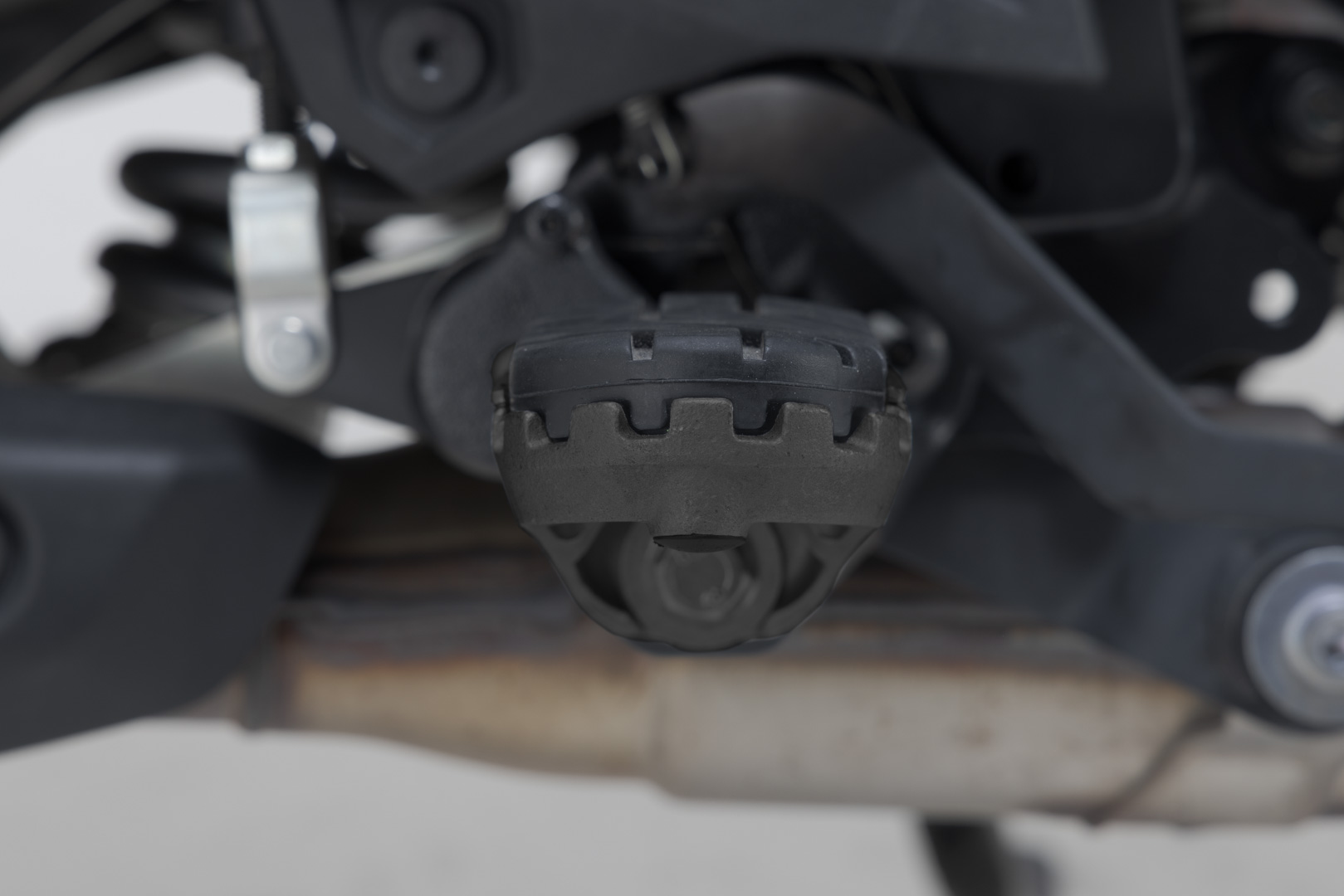 SW-Motech ION fotstöd kit - Svart. Suzuki V-Strom 800 (22-). Figur 5