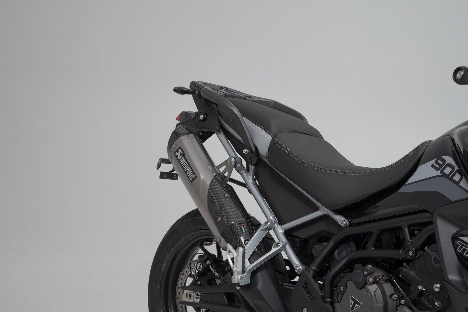Sistema de escape SW-Motech Akrapovic Slip On - Prata. Triunfo Tiger 900 Modelle (19-23). Figura 5