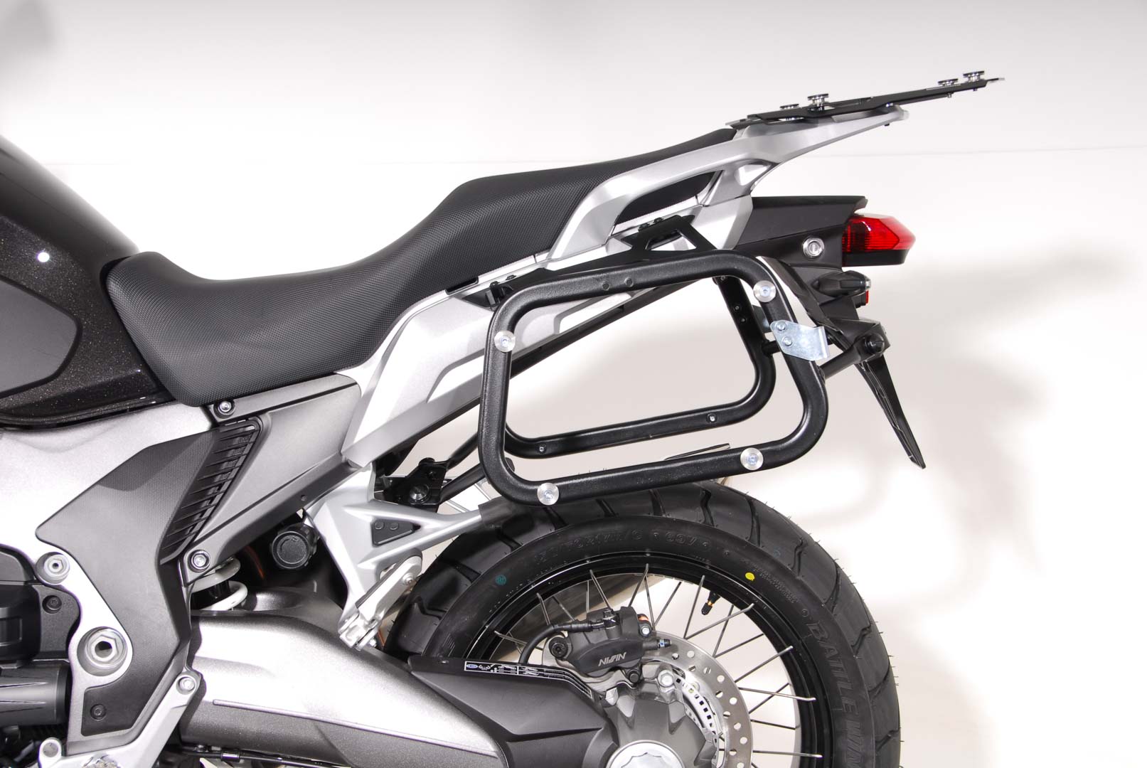 Portavione laterale SW-Motech EVO - Negru. Honda VFR1200X Crosstourer (12-) Figura 3
