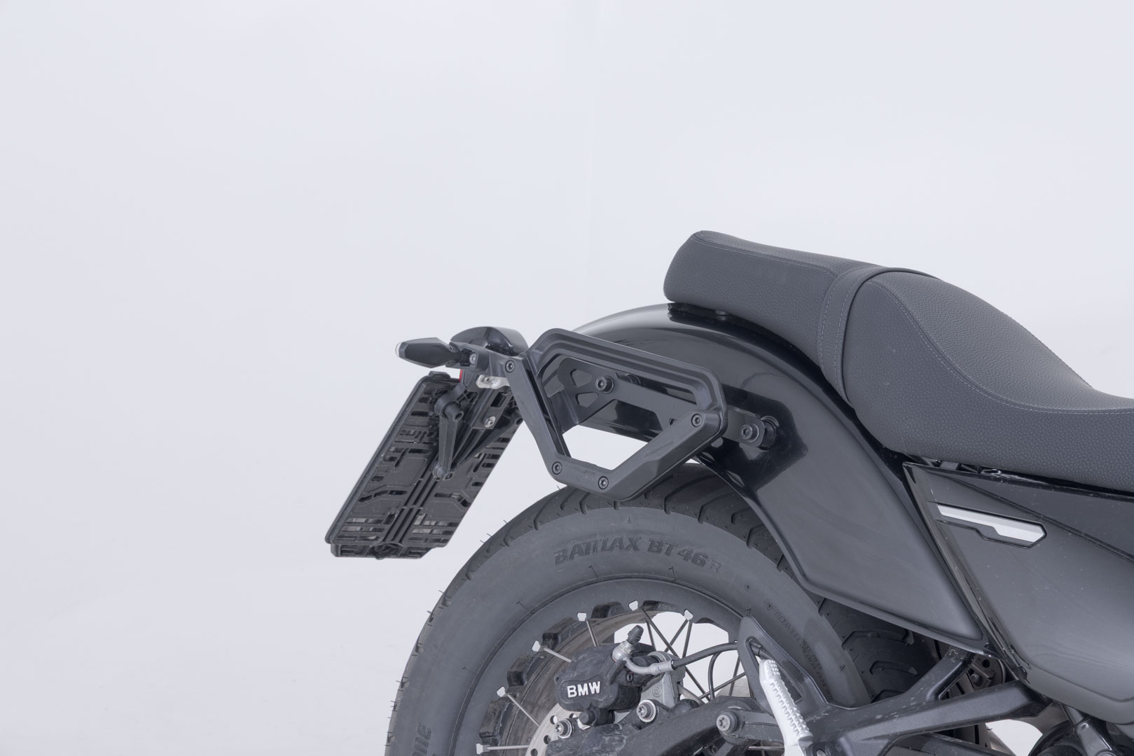 SW-Motech V-LOC Sidhållare höger - BMW R 12 (23-). Figur 3
