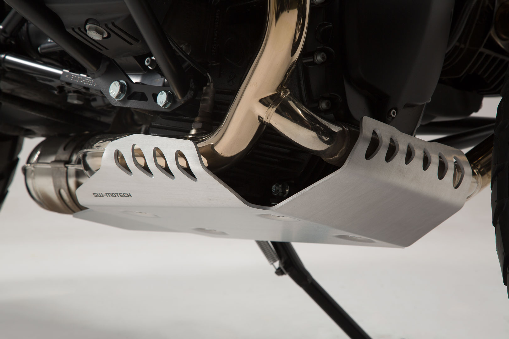 SW-Motech Protector motor - Argintiu. BMW R 9T / Pure / Scrambler. Figura 1