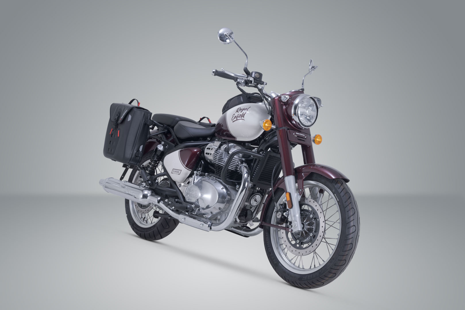 SW-Motech SysBag WP M/M Taschen-System - Royal Enfield Classic 650 (24-)/Shotgun 650 (22-). Abbildung 2