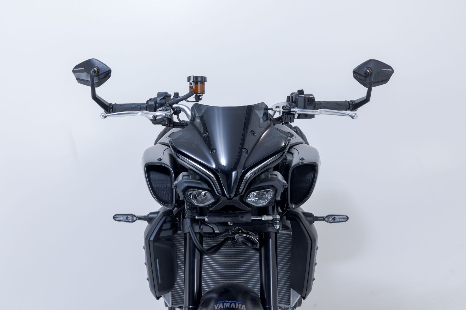 SW-Motechバーエンドミラー - ヤマハモデル(16 - )、CFMoto 450NK(23 - )。 図2
