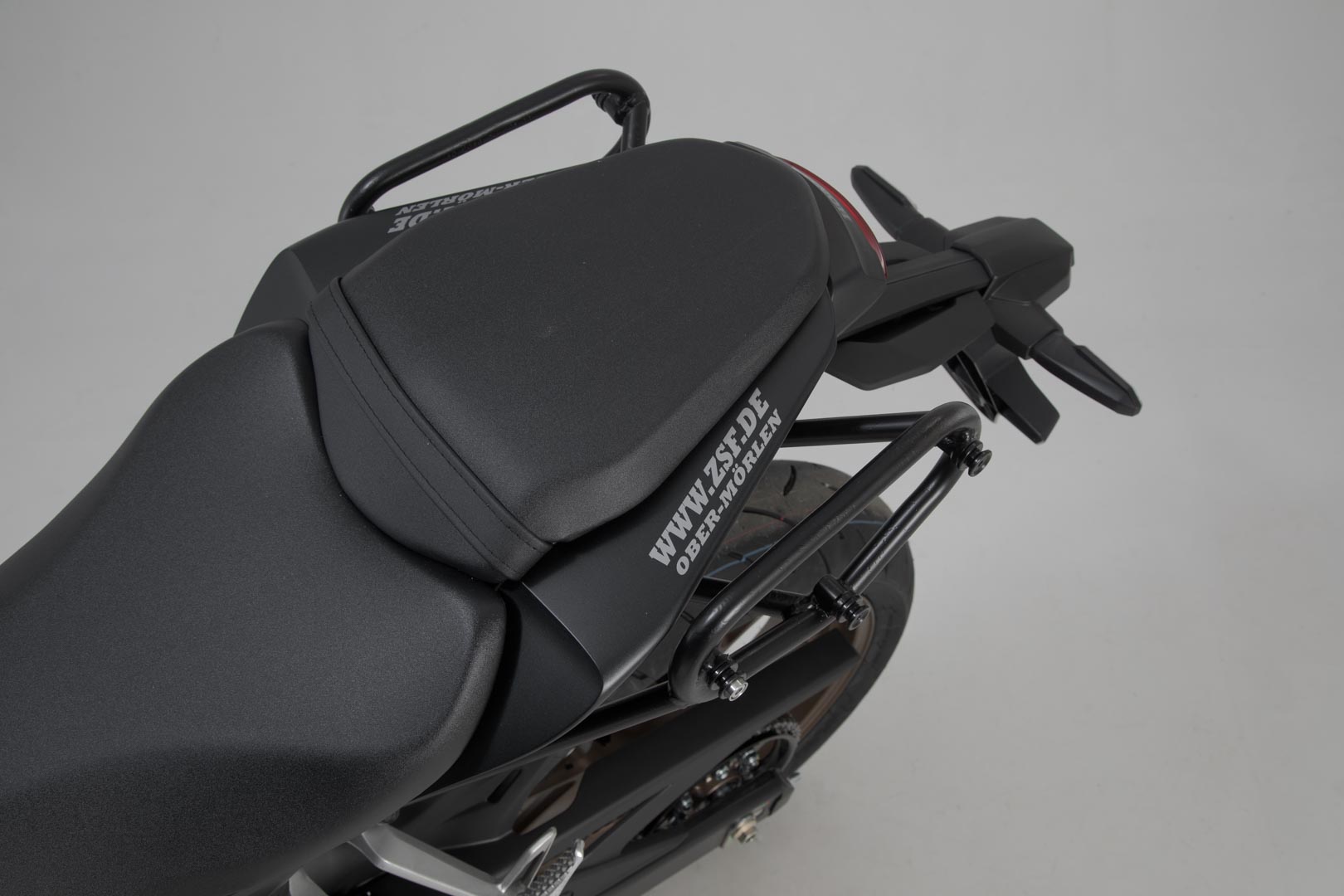 SW-Motech SLC portavion lateral stânga - Honda CB300R (18-) / CB125R (18-). Figura 5