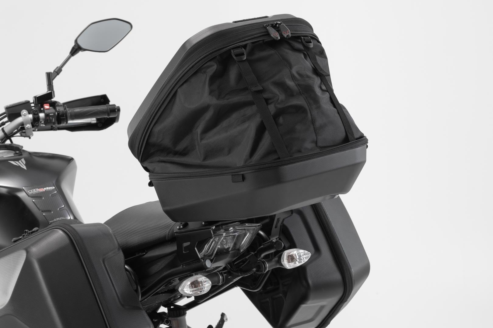 SW-Motech URBAN ABS topcase systém - černý. Honda X-ADV (16-20). Obrázek 5