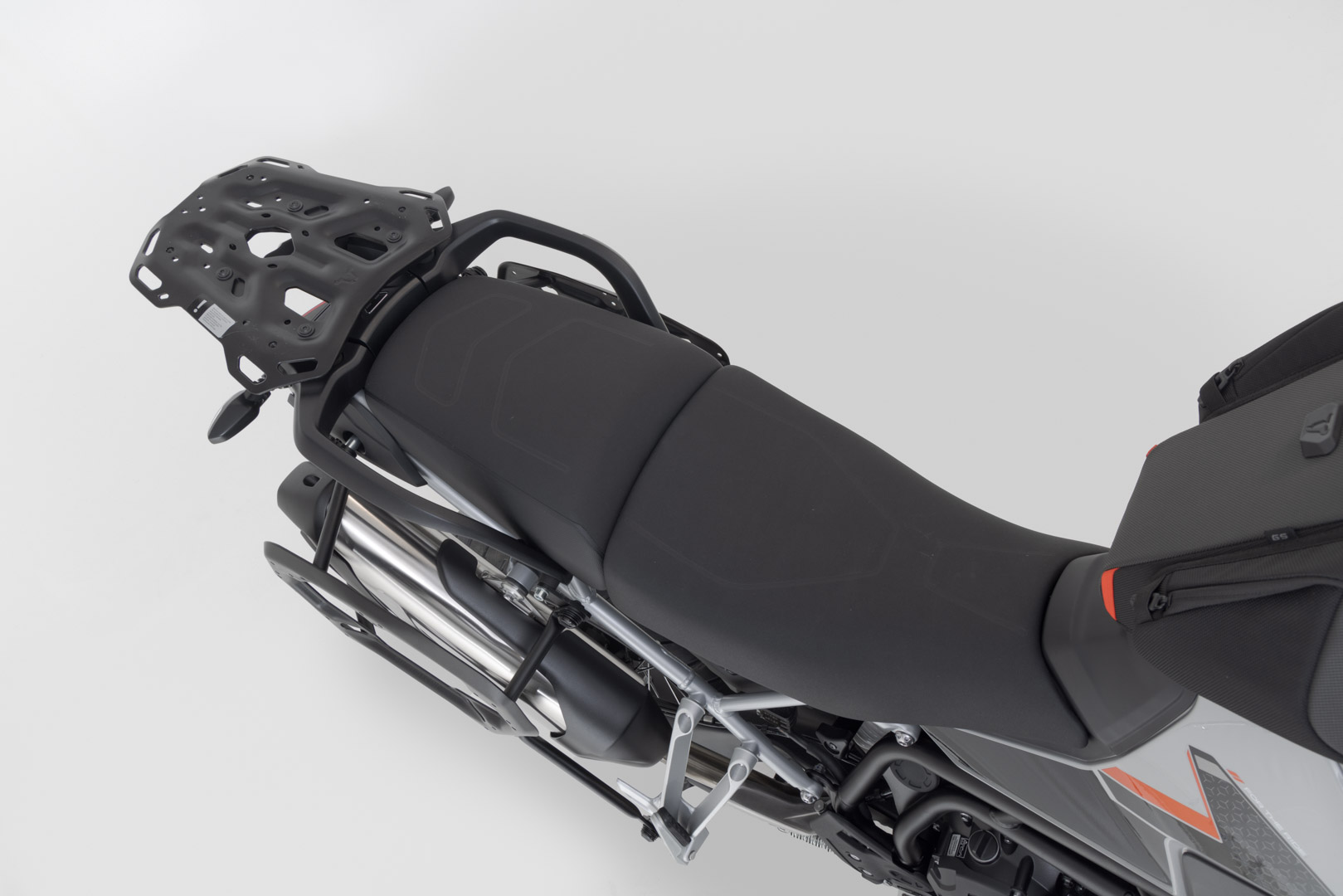 Setul SW-Motech Adventure DUSC cu cutie top case XL - Negru. Triumph Tiger 900 GT / Rally Pro (23-). Figura 4