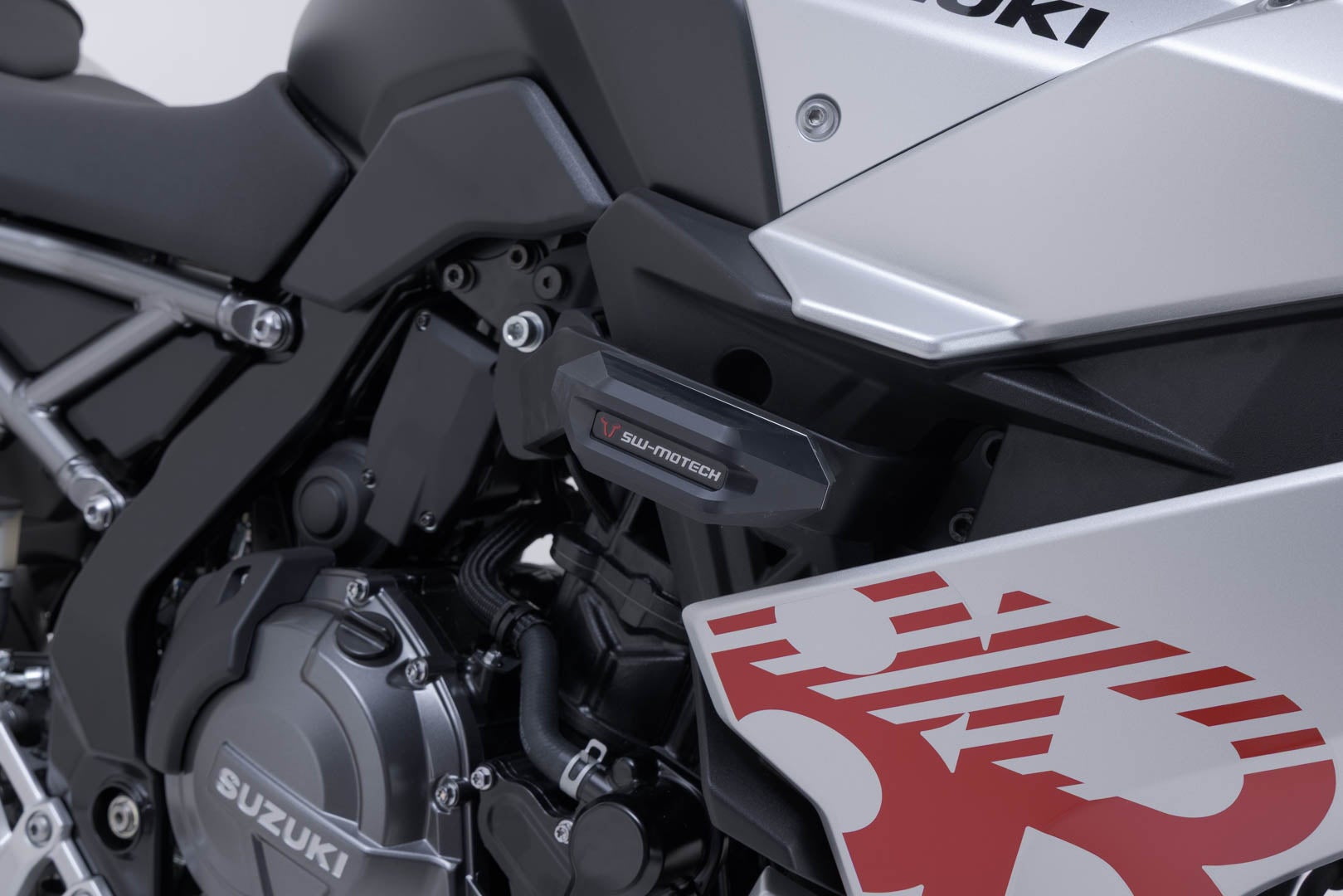 Kit de deslizamento de quadro SW-Motech - Preto. Suzuki GSX-8R (22-25). Figura 1
