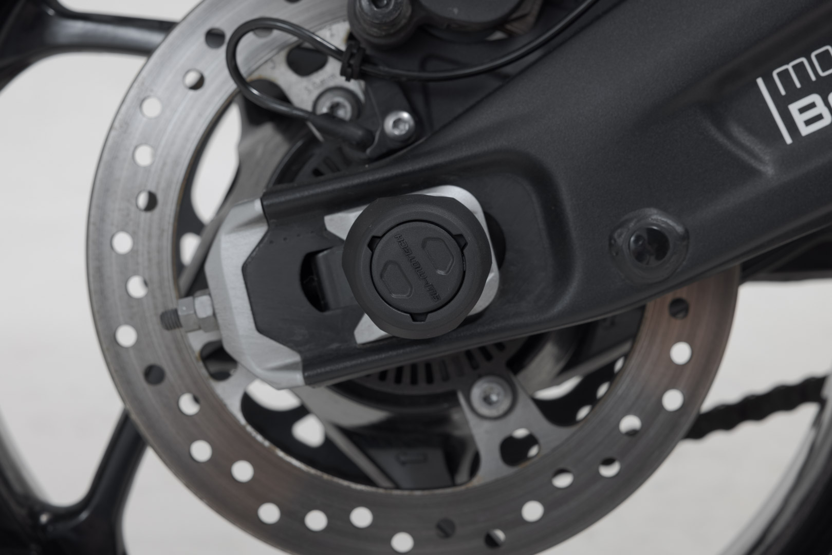 Set SW-Motech Slider pentru puntea spate - Negru. Daytona, Trident, Tiger 660, X-Cape 650. Figura 3