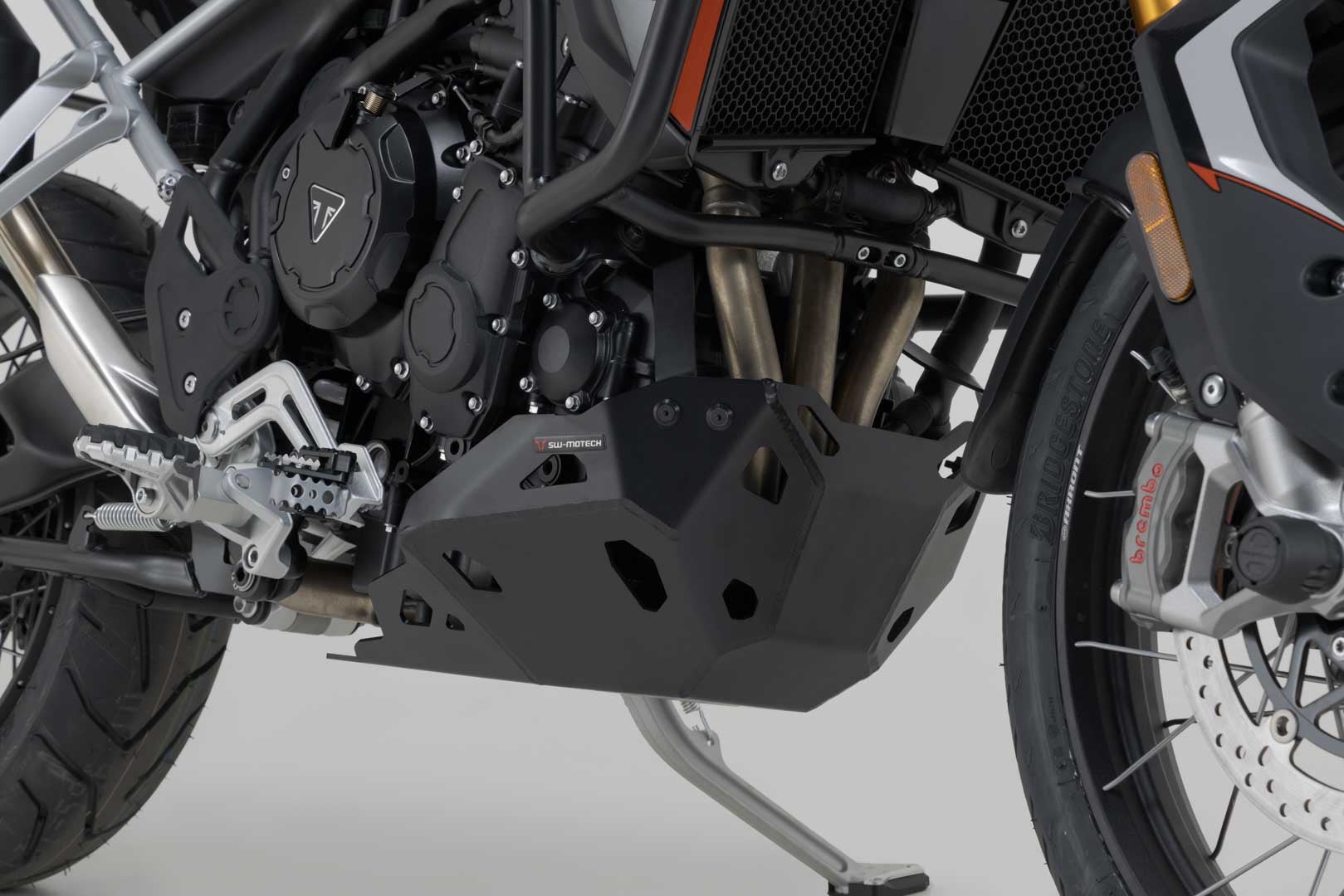 SW-Motech Dzinēja aizsargs - Melns. Triumph Tiger 900 modeļi (23-). 2. attēls