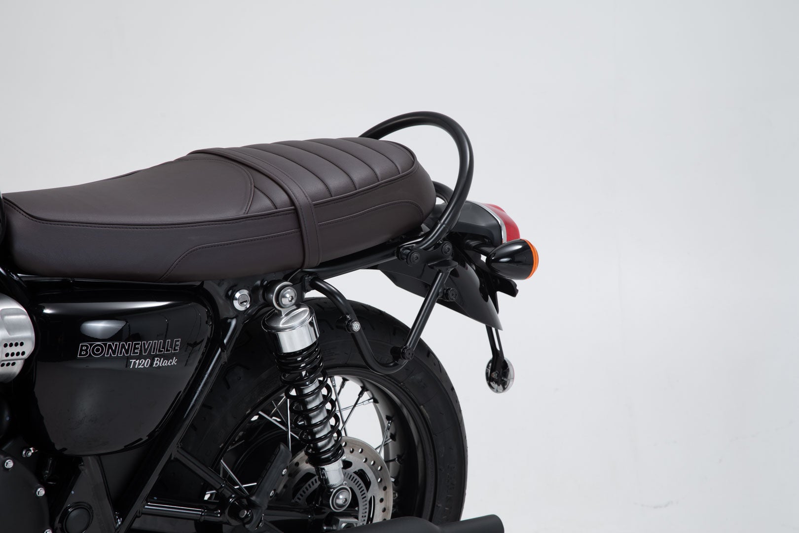 Transportadora lateral SW-Motech SLC esquerda - Triumph Bonneville T100 (16-) / T120 (15-). Figura 3