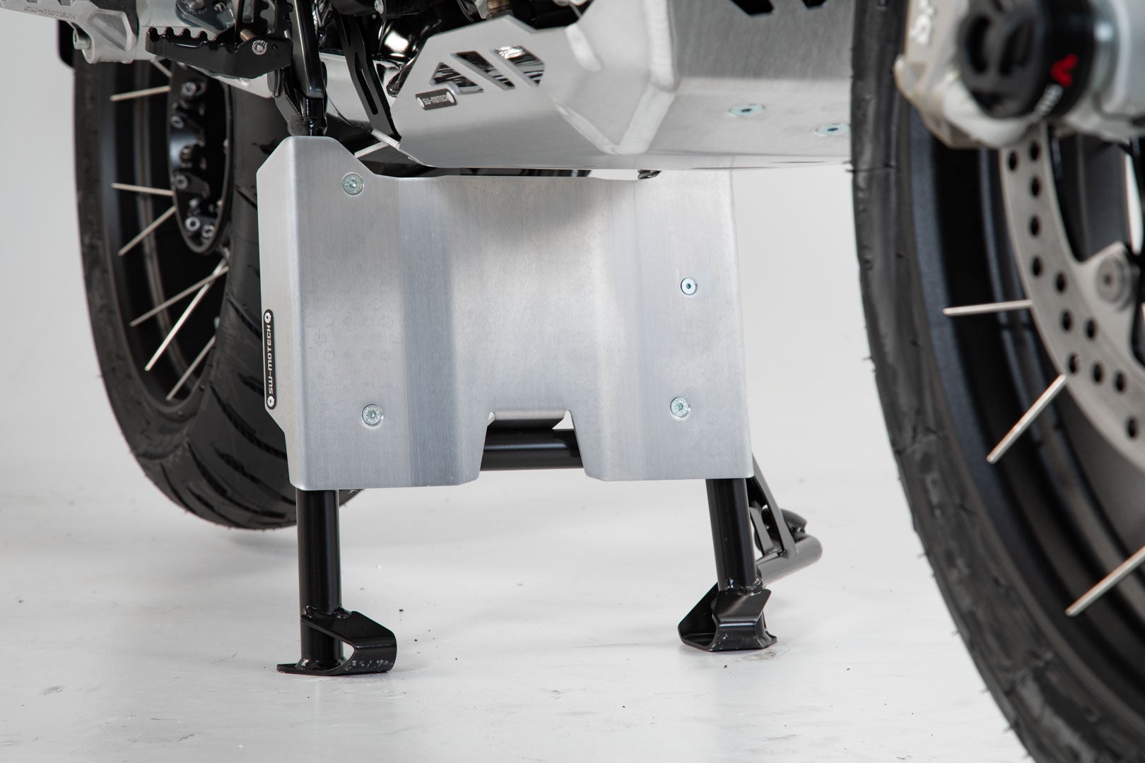 SW-Motech Extensão de proteção do motor para suporte central - Prata. BMW R1200GS (12-18), R1250GS (18-). Figura 3