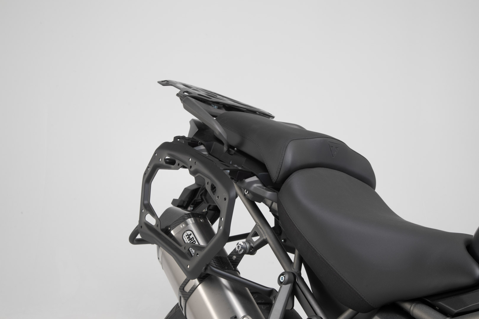 Sistem lateral ABS SW-Motech AERO - 2x25 l. Triumph Tiger 1200 / Explorer (11-). Figura 3
