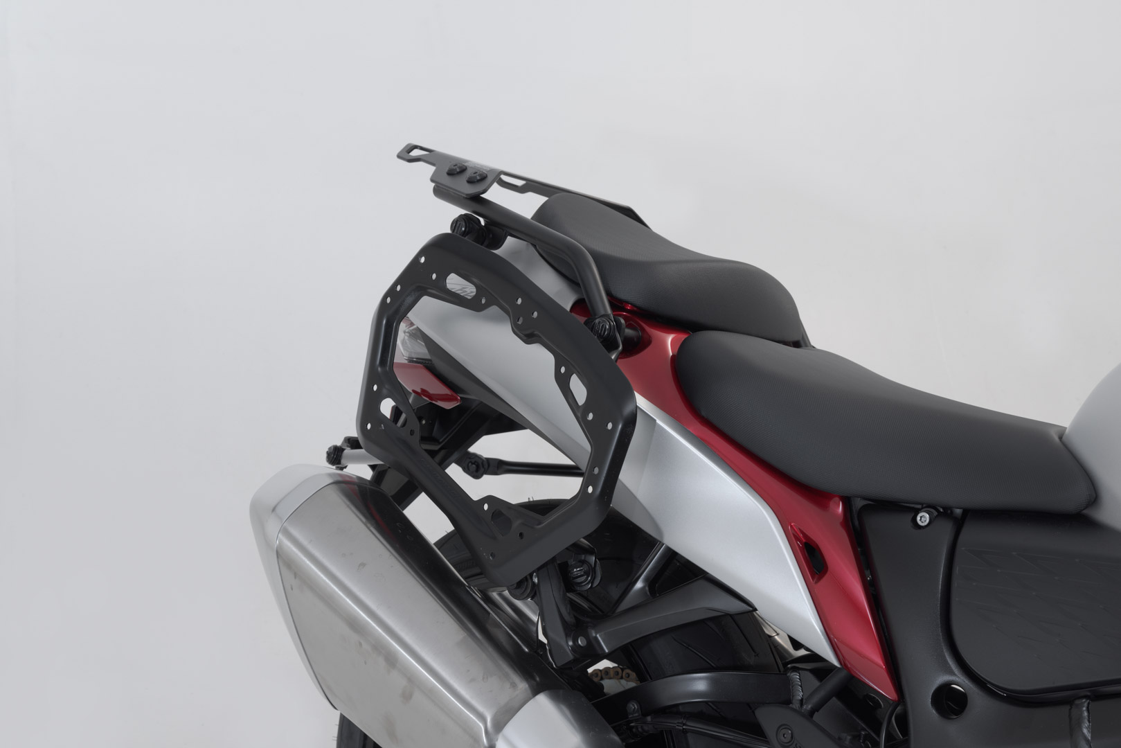 Sistem lateral SW-Motech AERO ABS - 2x25 l. Suzuki GSX 1300 R Hayabusa (20-) Figura 3