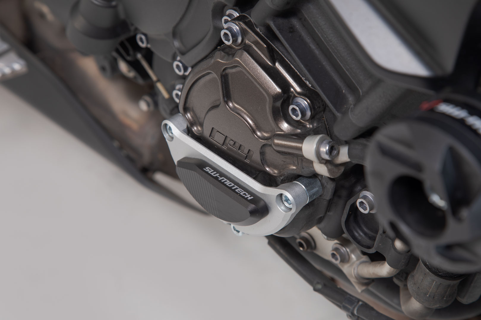 Protector pentru carcasa motorului SW-Motech - Negru/argintiu. Yamaha MT-10 / SP (16-). Figura 1