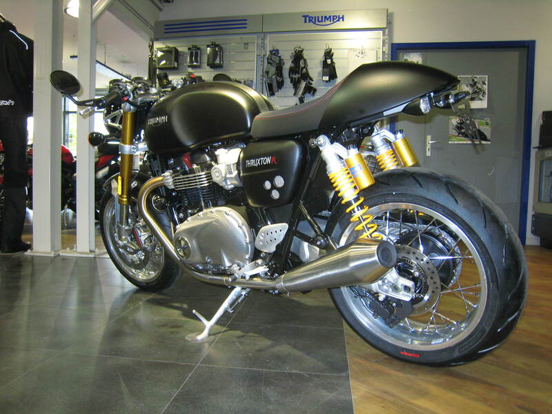 Design de acces Suport pentru plăcuțe pentru aripa roții Black Triumph Thruxton 1200 Figura 11