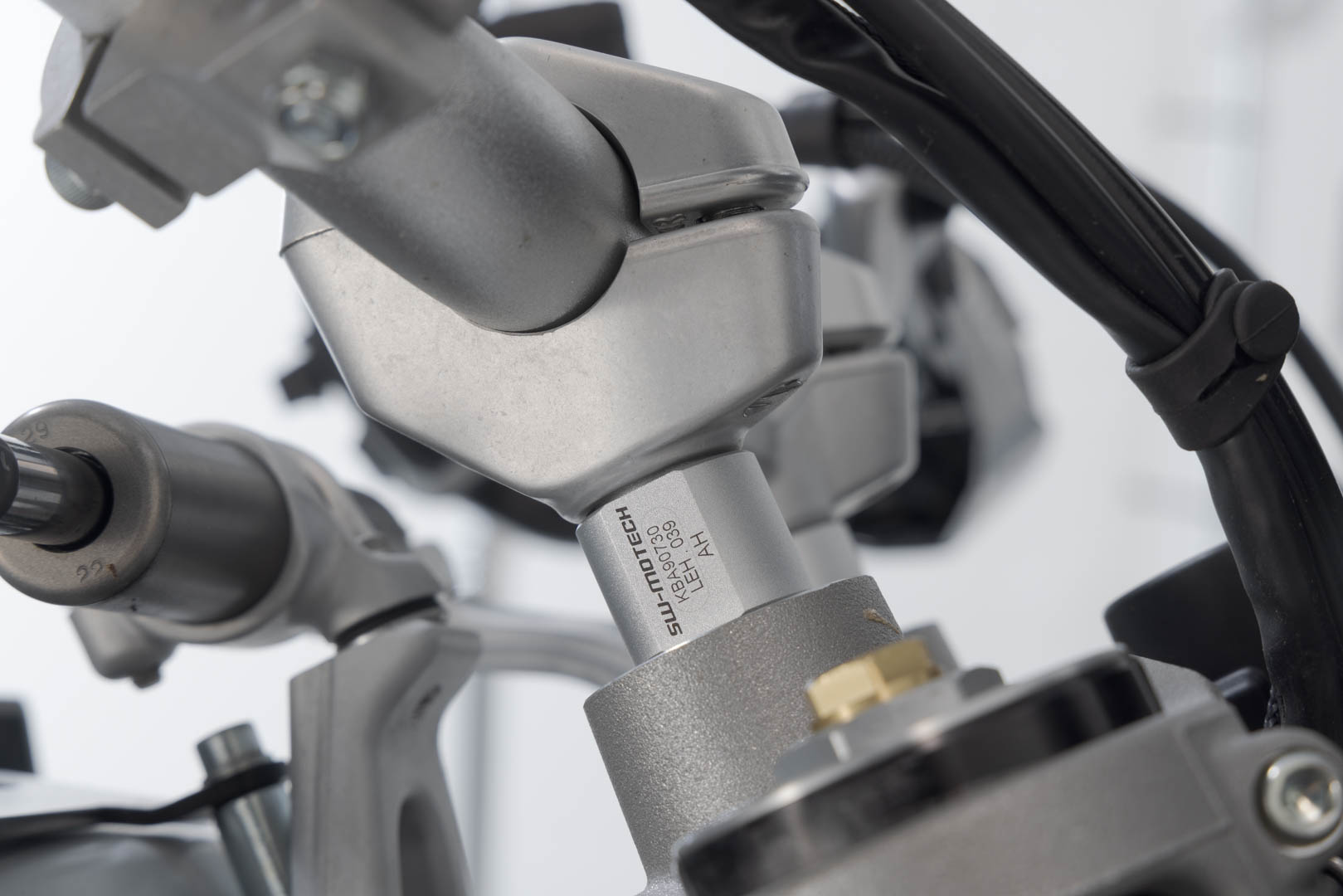 Riser de bară SW-Motech - Argintiu. Ducati DesertX (22-). Figura 1