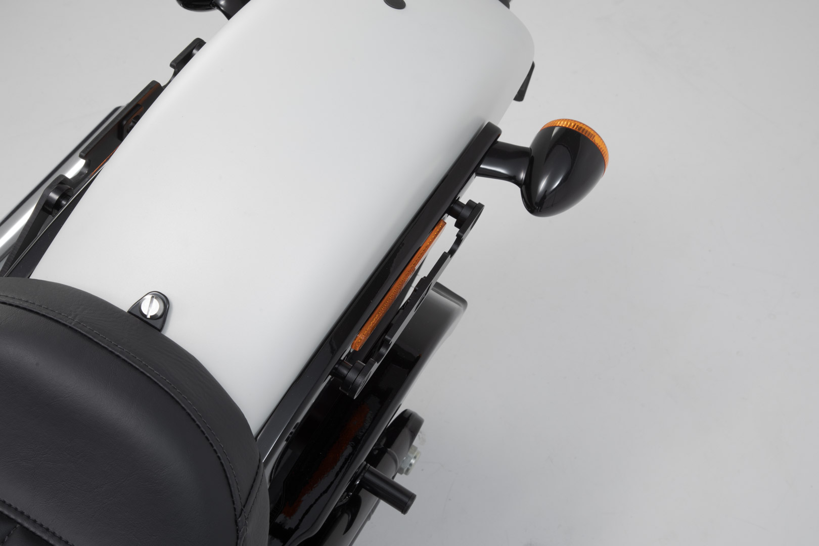 SW-Motech SLH portavion lateral LH2 stânga - Harley-Davidson Softtail Slim (17-). Pentru LH2. Figura 2