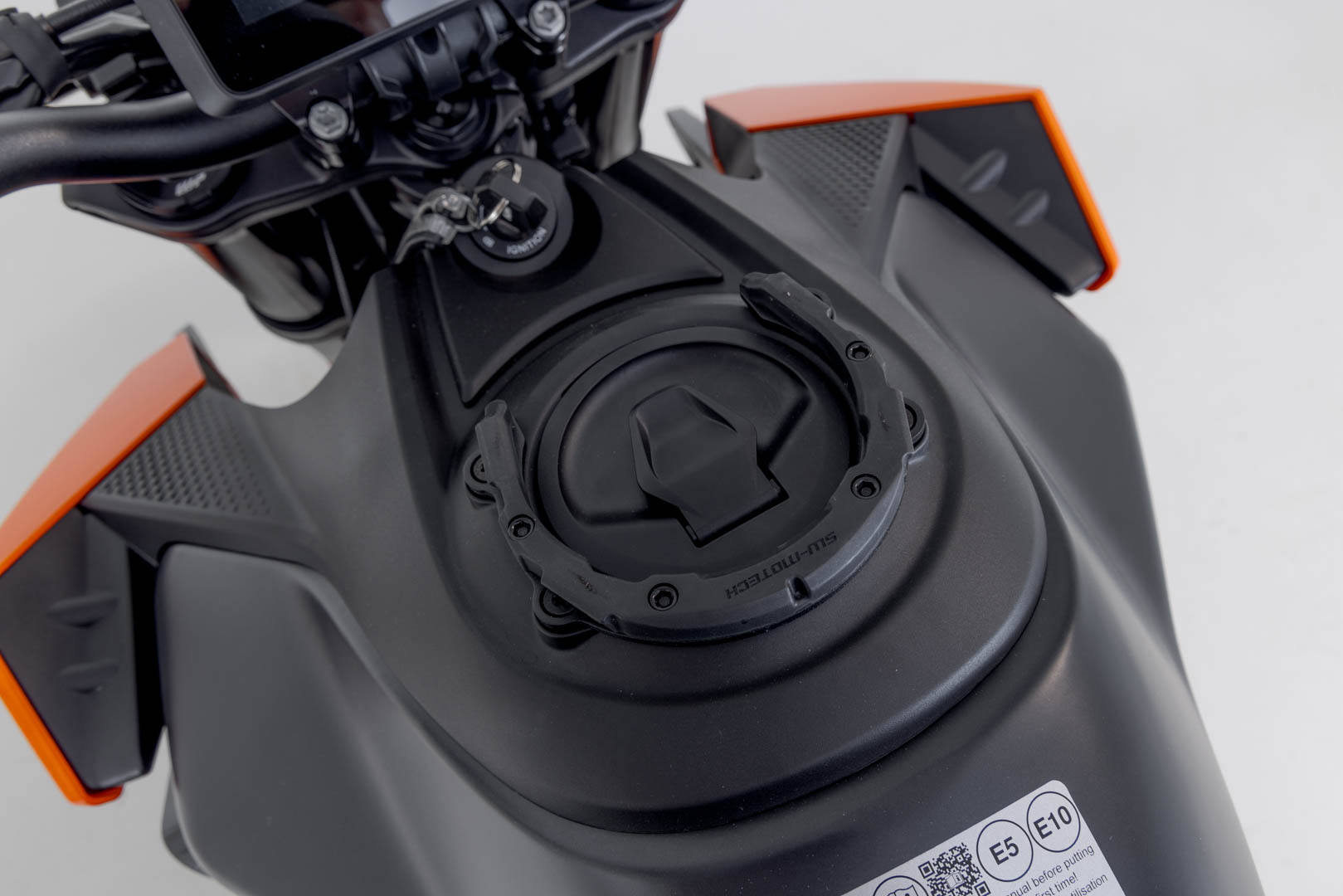 SW-Motech Noir. KTM 990 Duke (23-). - Noir. KTM 990 Duke (23-). Figure 3