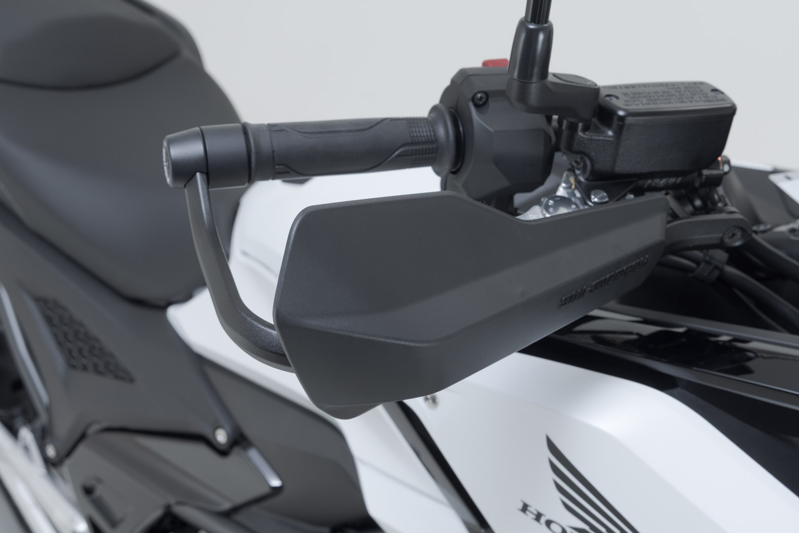 Kit SW-Motech Sport de protecție de mână - Negru. Modele Honda NC (11-), modele Suzuki. Figura 4