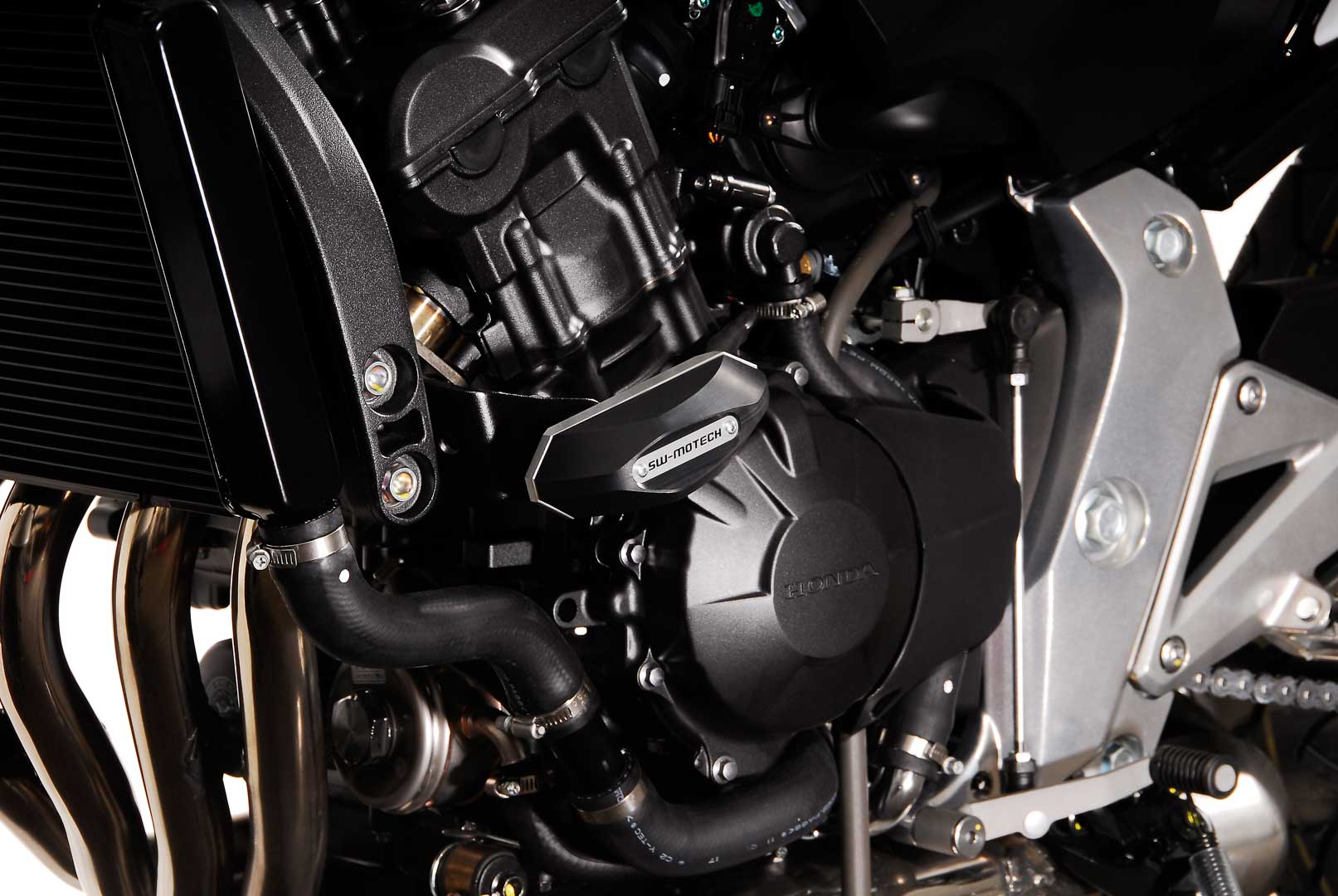 SW-Motech Frame skjutreglage kit - Svart. Honda CB600 F (07-13), CBF600 S/N (08-09). Figur 4
