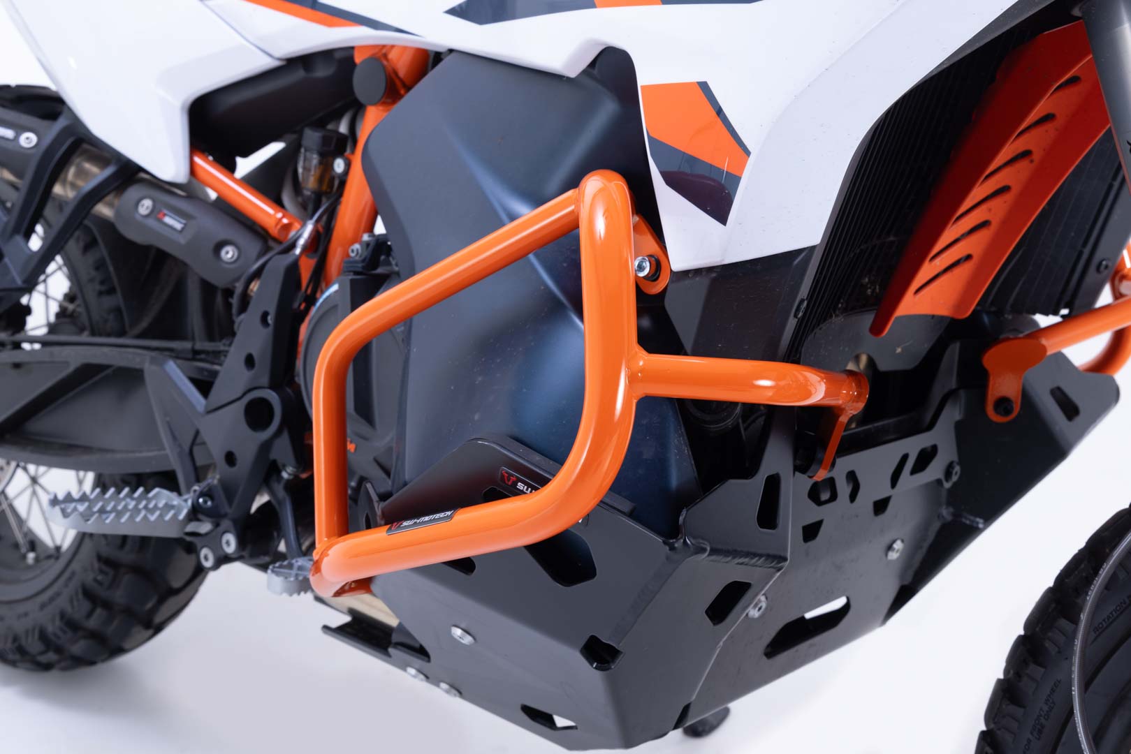 SW-Motech Crash bar - Portocaliu. KTM 790 Adv (23-), 890 Adv/R (22-). Figura 1