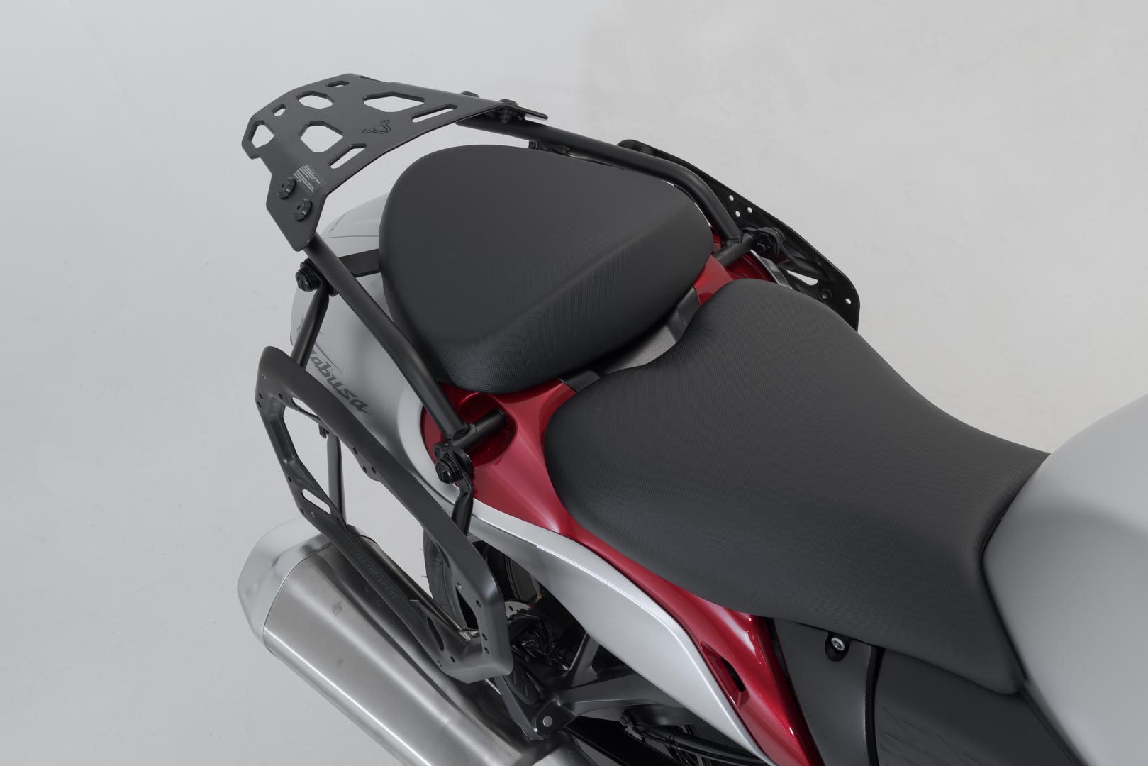Portavion lateral SW-Motech PRO - Negru. Suzuki GSX1300R Hayabusa (20-). Figura 4