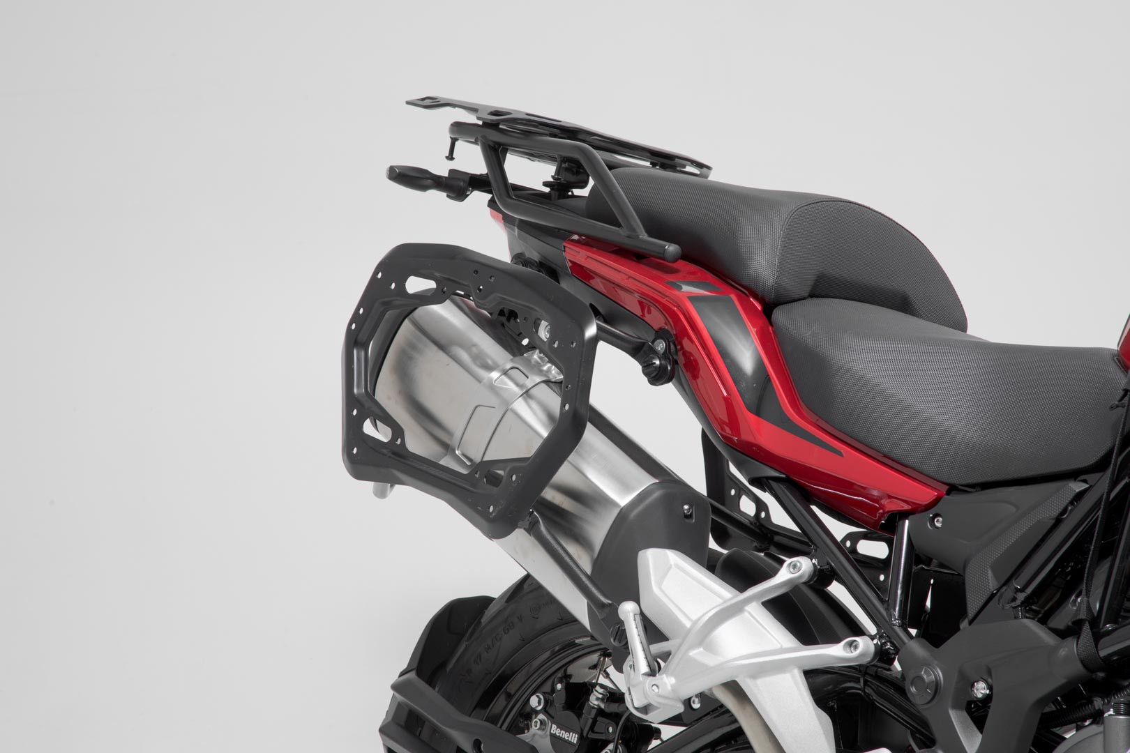 Sistem lateral SW-Motech AERO ABS - 2x25l. Benelli TRK 502 X (18-). Figura 3