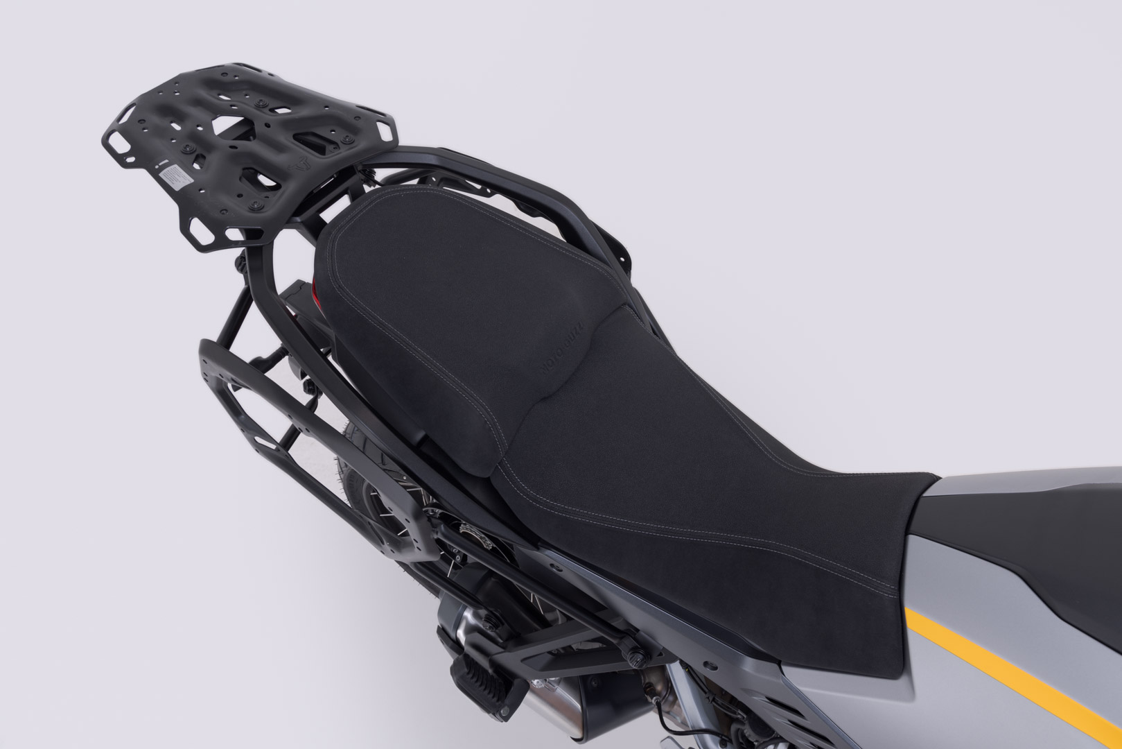Setul SW-Motech Adventure DUSC cu majusculă L - Negru. Moto Guzzi Stelvio (23-). Figura 4