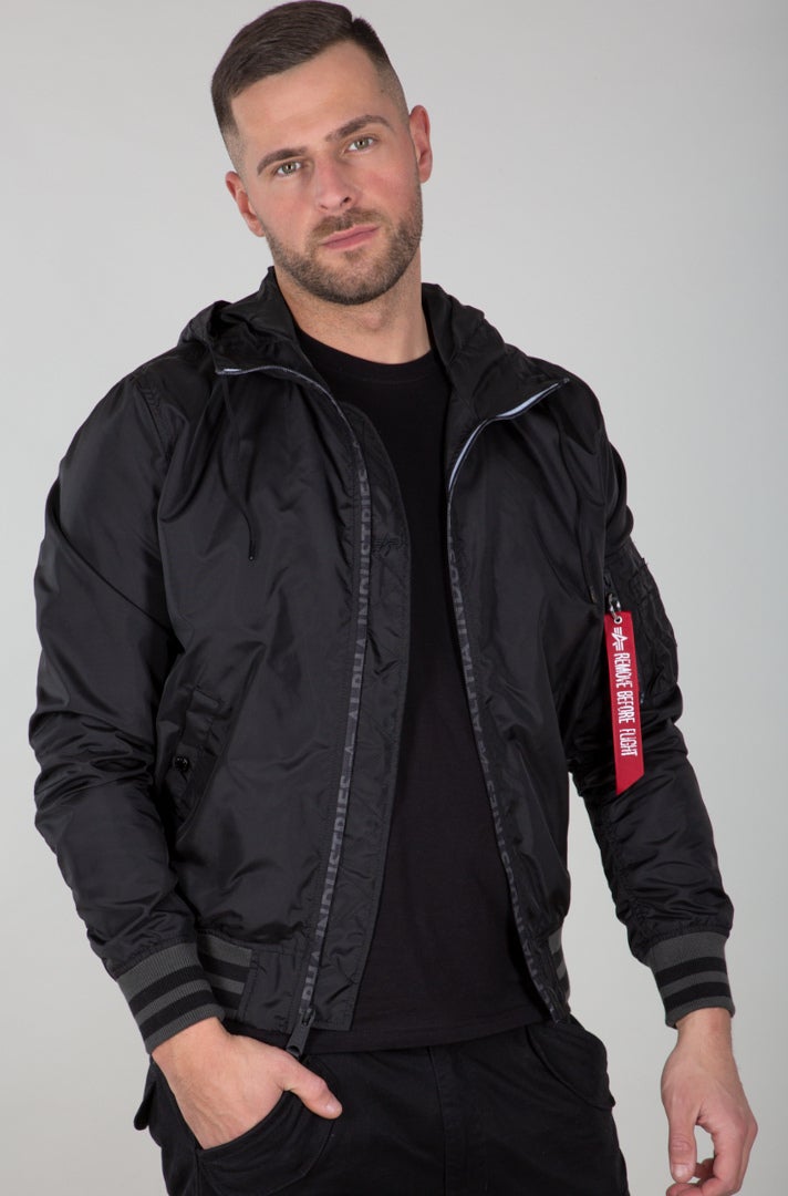 Alpha Industries MA-1 LW Hooded PZ Jakke Sort M Figur 1