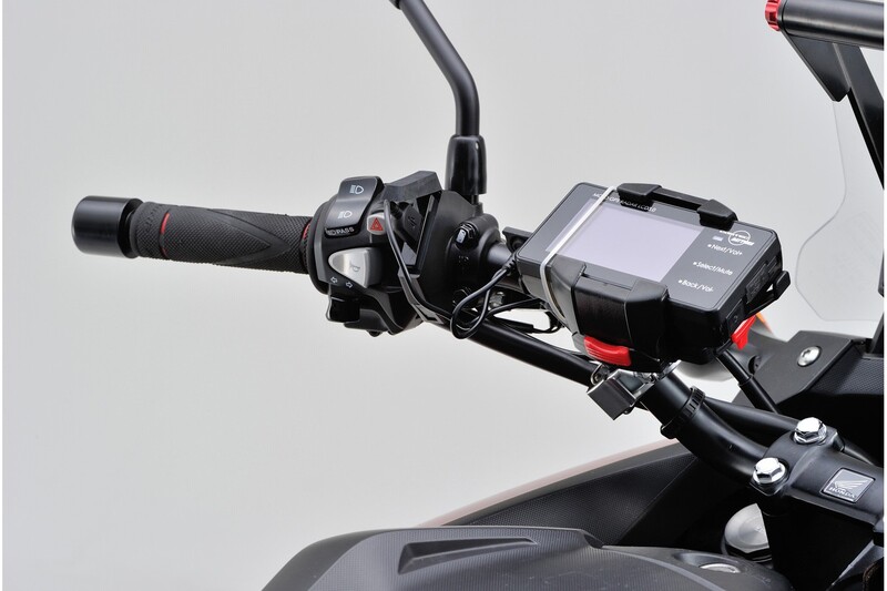 Daytona Slimmad USB Typ-A Strömförsörjning - Styre Ø22,2/25,4 Figur 4